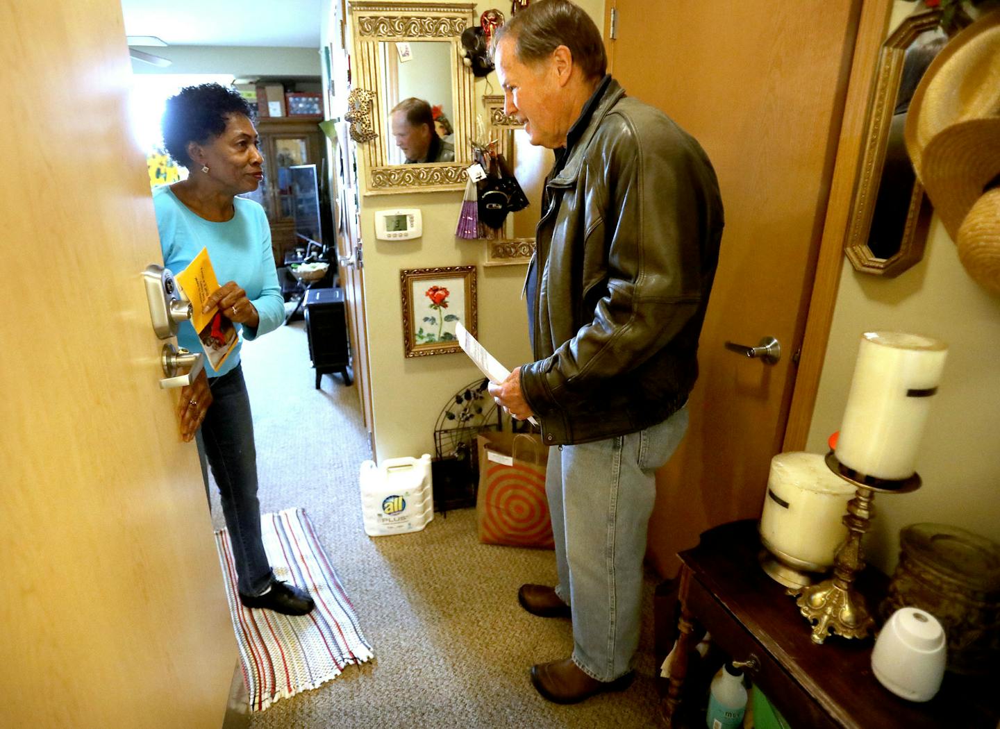 Jay Wilcox delivered an Ani-Meals on Wheels package to Diane of Minneapolis for her cat, Itty Bitty.