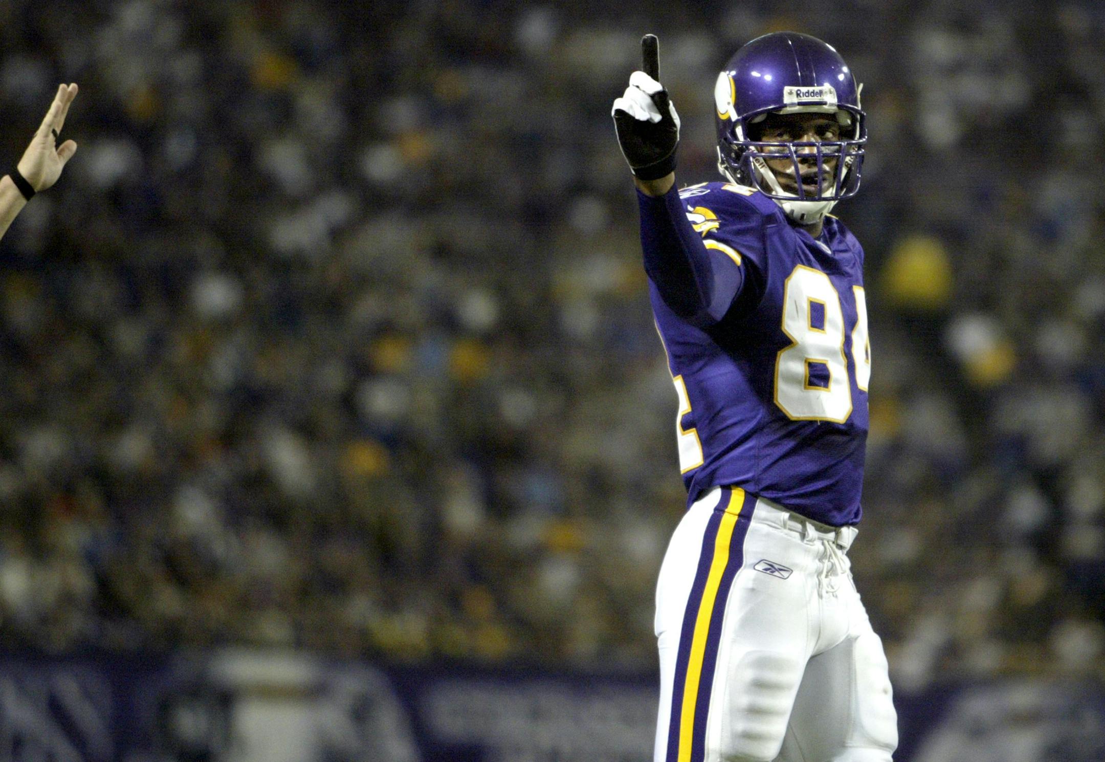 Randy Moss will return to join the Vikings Ring of Honor on Monday night.
