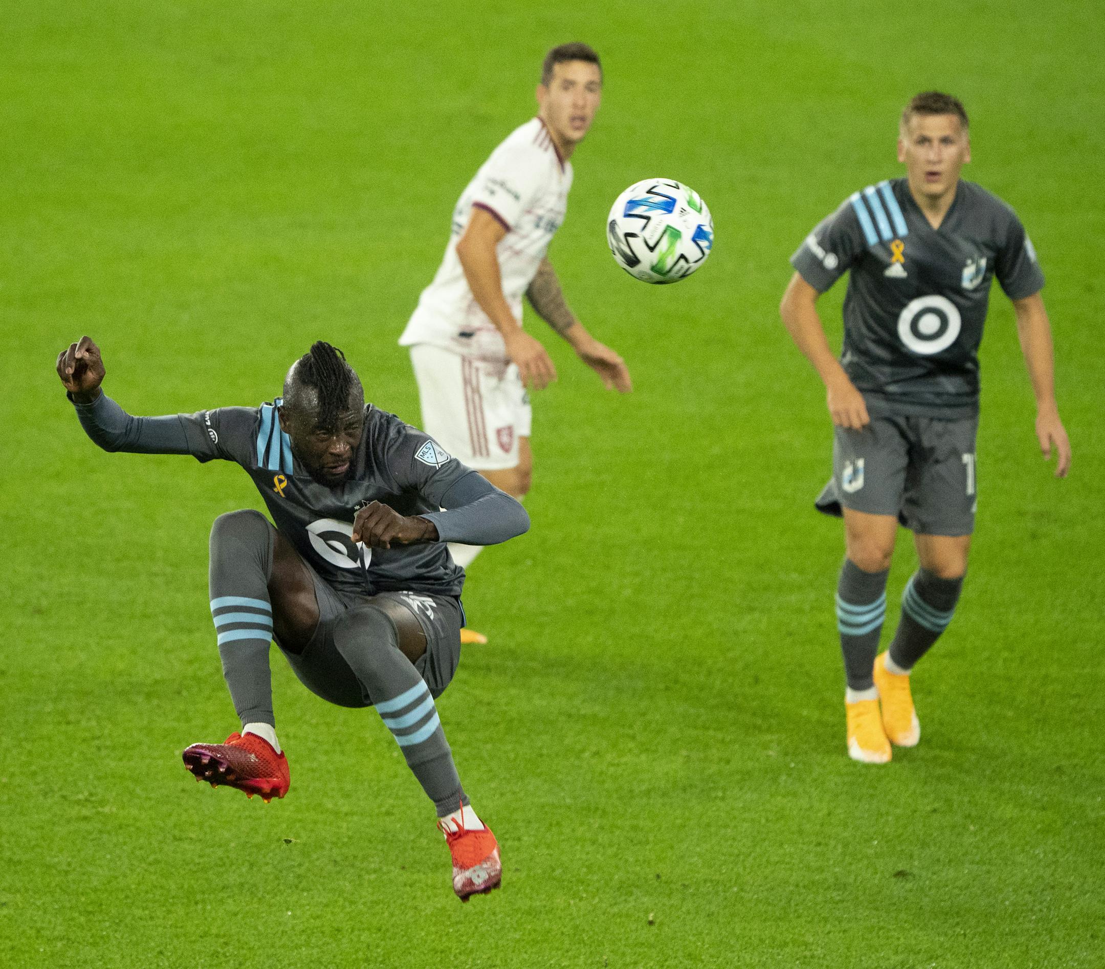 Loons attacker Kei Kamara, playing in his first game with the team, headed a second half ball. ] JEFF WHEELER • jeff.wheeler@startribune.com The Minnesota United FC and Real Salt Lake played a scoreless MLS soccer match Sunday night, September 27, 2020 at Allianz Field in St. Paul.