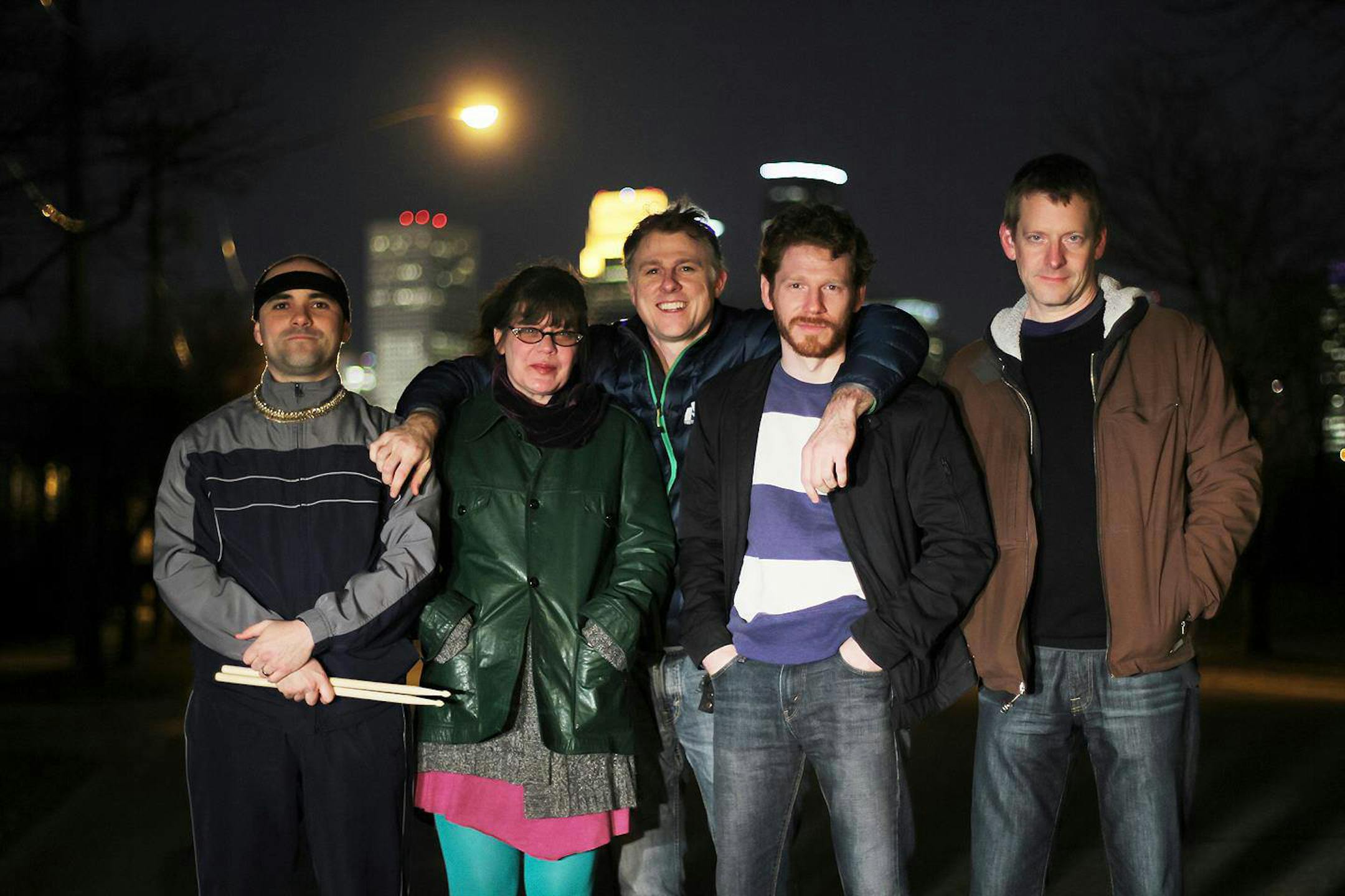 Steve Barone (center)