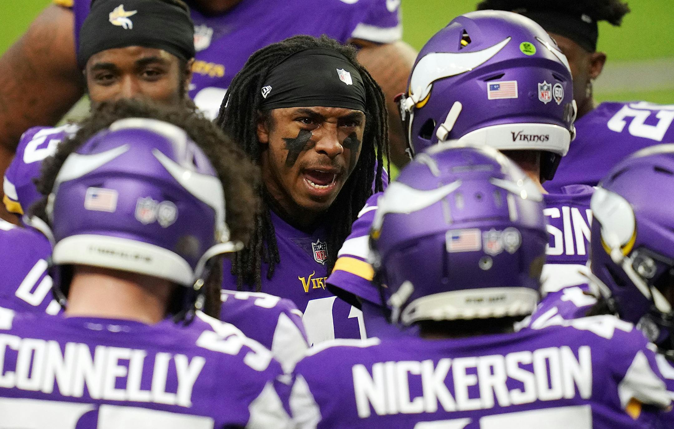 Minnesota Vikings free safety Anthony Harris (41) pumped up his teammates ahead of the game.