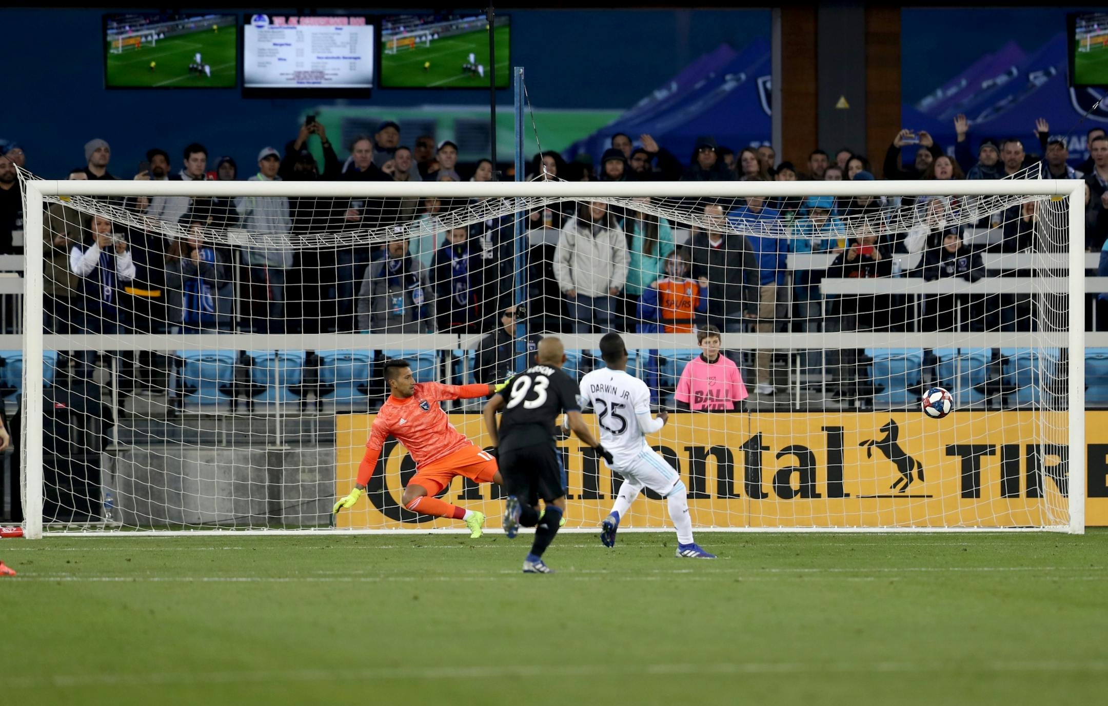 SAN JOSE, CALIFORNIA - MARCH 9: Minnesota United's Darwin Quintero (25) scores on a penalty kick against San Jose Earthquakes' Daniel Vega (17) during the second half of a MLB game at Avaya Stadium in San Jose, Calif., on Saturday, March 9, 2019.