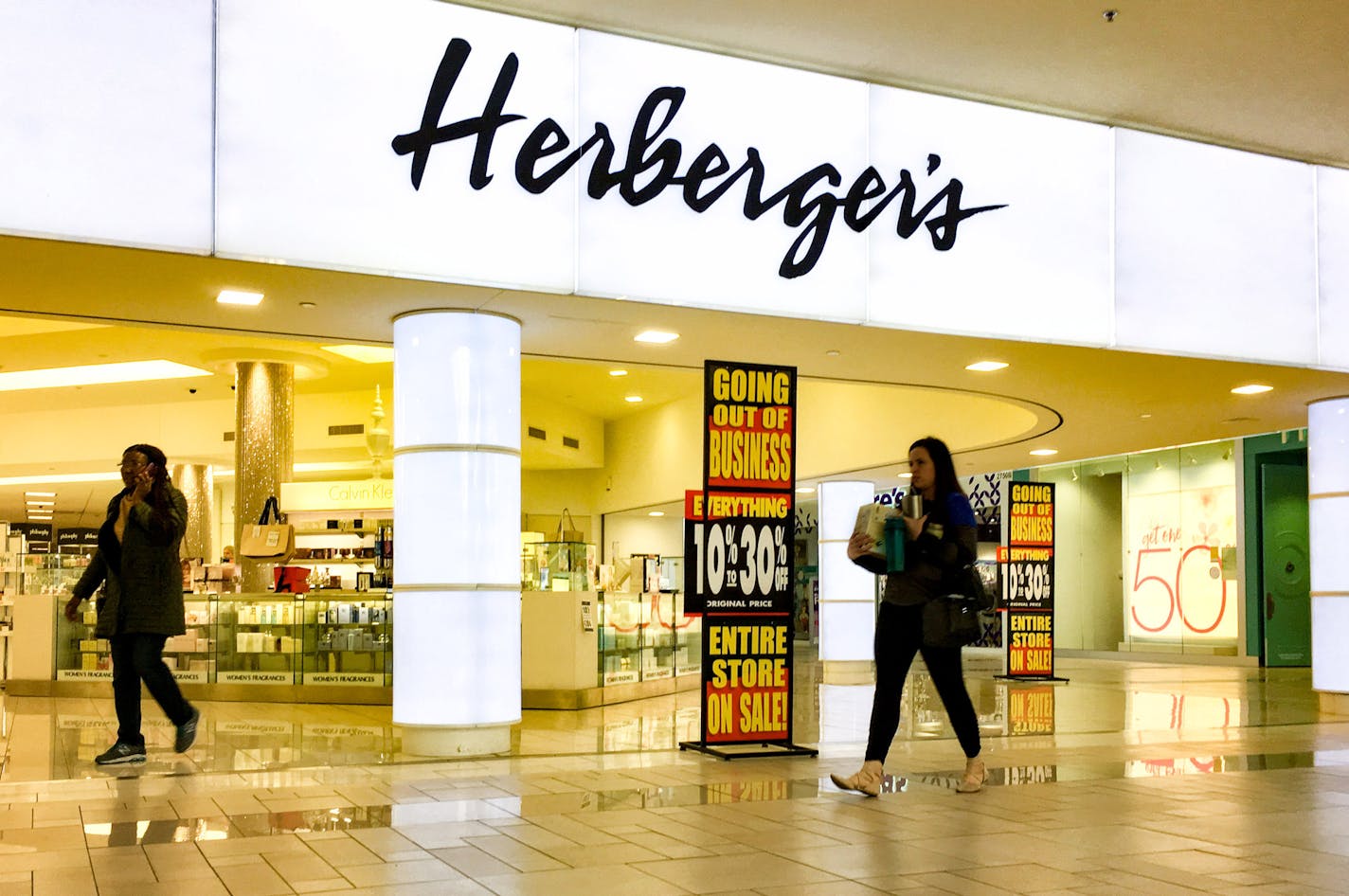 Herberger's at Southdale Mall has going out of business signs displayed. ] GLEN STUBBE &#xef; glen.stubbe@startribune.com Friday, April 20, 2018