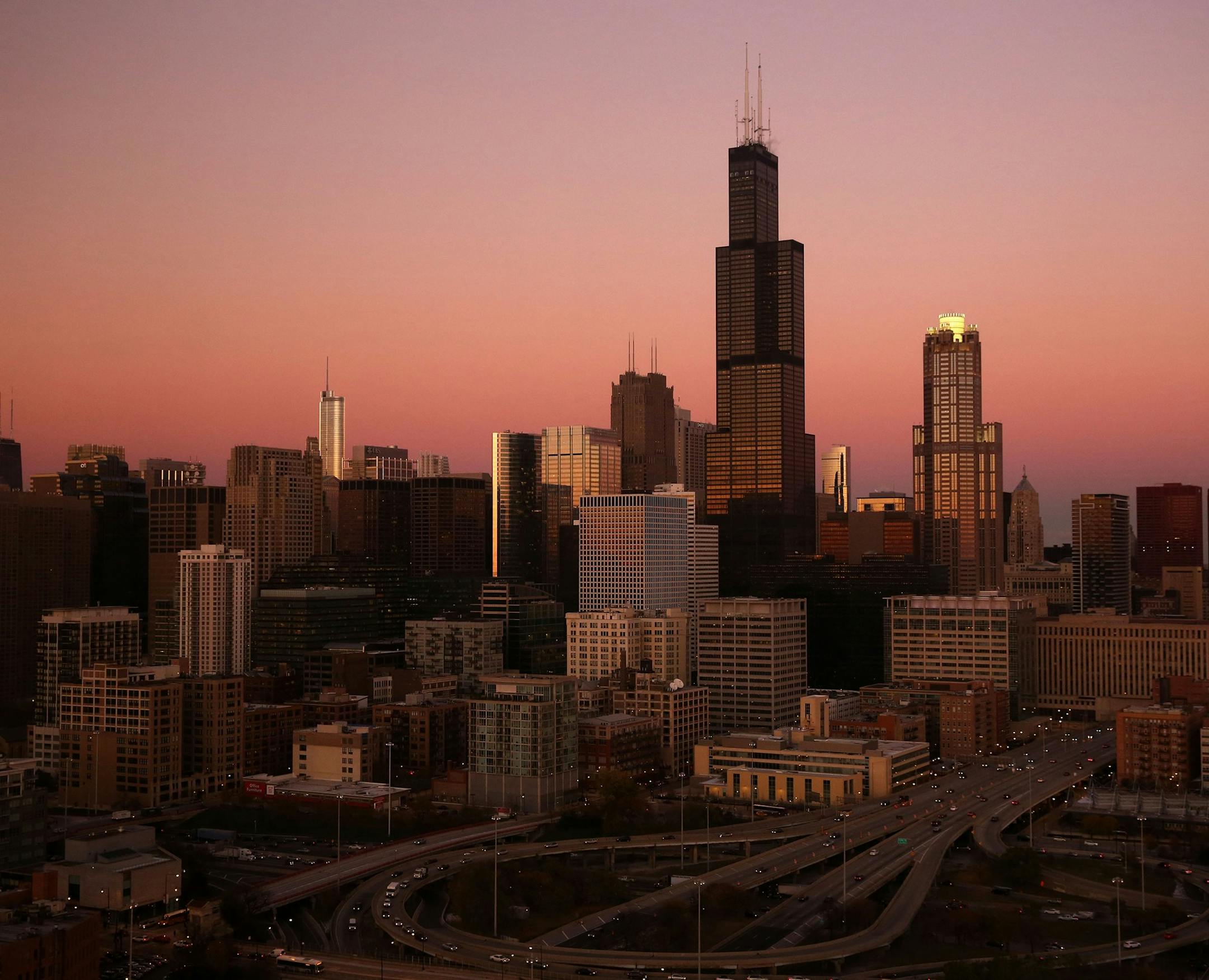 Willis Tower and the Chicago skyline in November 2013. Chicago's tallest building might soon have a new owner -- and maybe even a new name. (Brian Cassella/Chicago Tribune/TNS) ORG XMIT: 1164824
