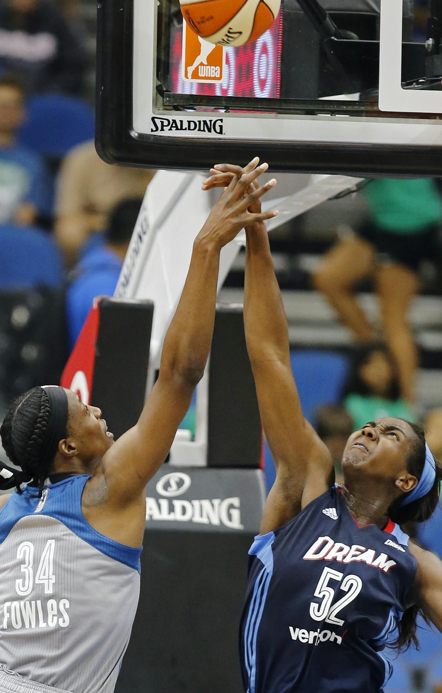 Lynx Sylvia Fowles(34) is met by Elizabeth Williams(52) at the rim.]The Lynx play the Dream at Target Center in a WNBA game.Richard Tsong-taatarii@startribune.com