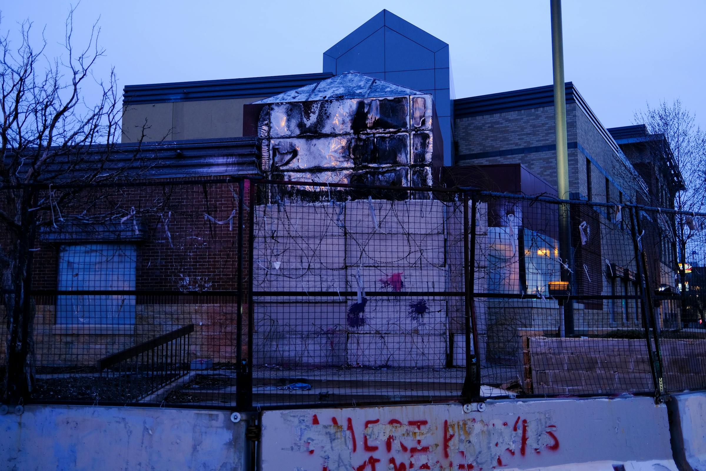 After four years, Minneapolis to remove razor wire around Third Precinct building