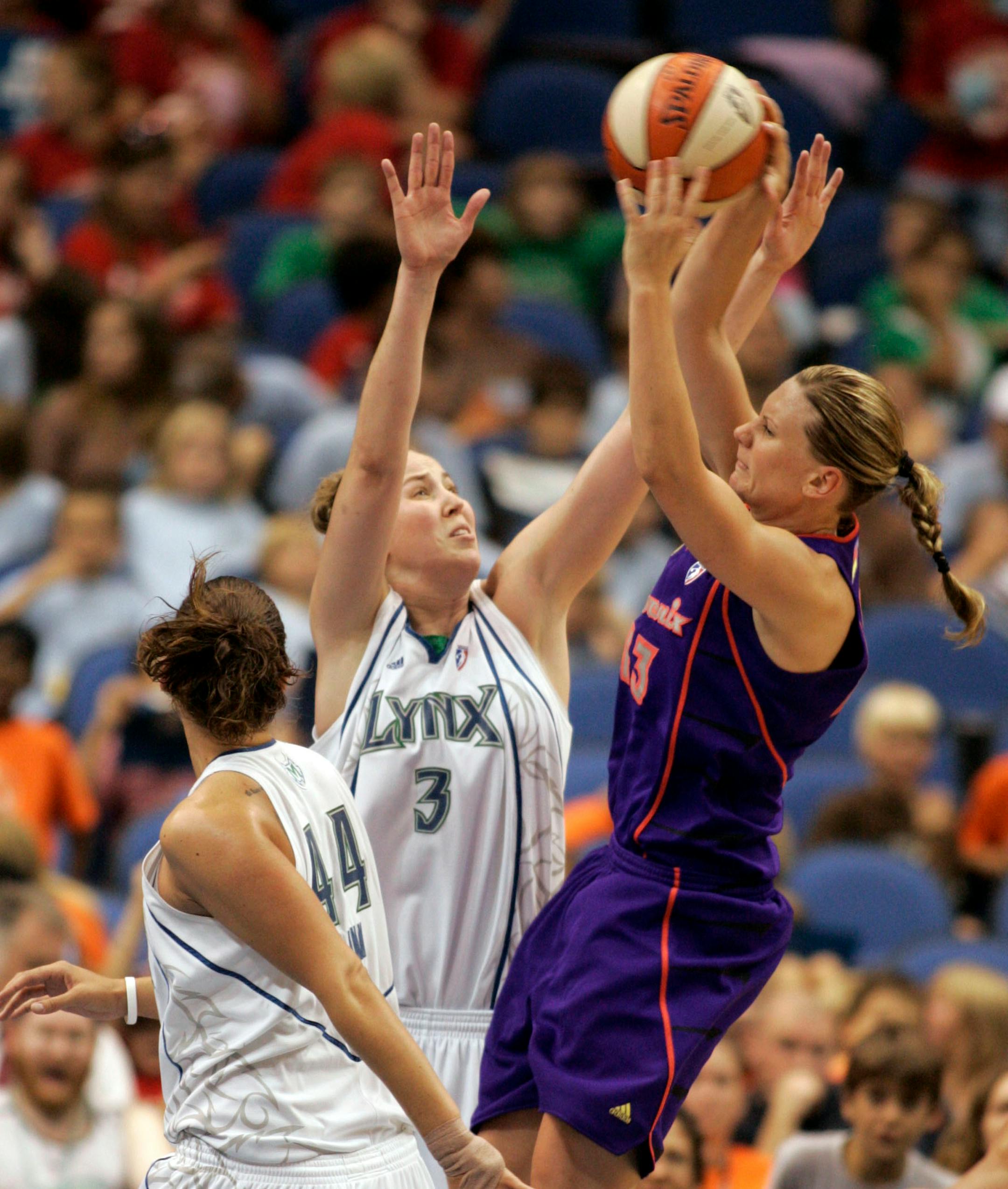 The individual statistics for the Lynx's Nicole Ohlde (3) are down, but she's enjoying being a part of a more competitive team than in past seasons.