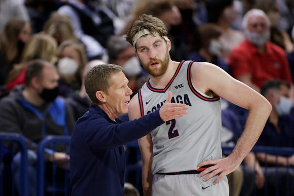 Gonzaga coach Mark Few, left, can continue leaning on veteran Drew Timme.