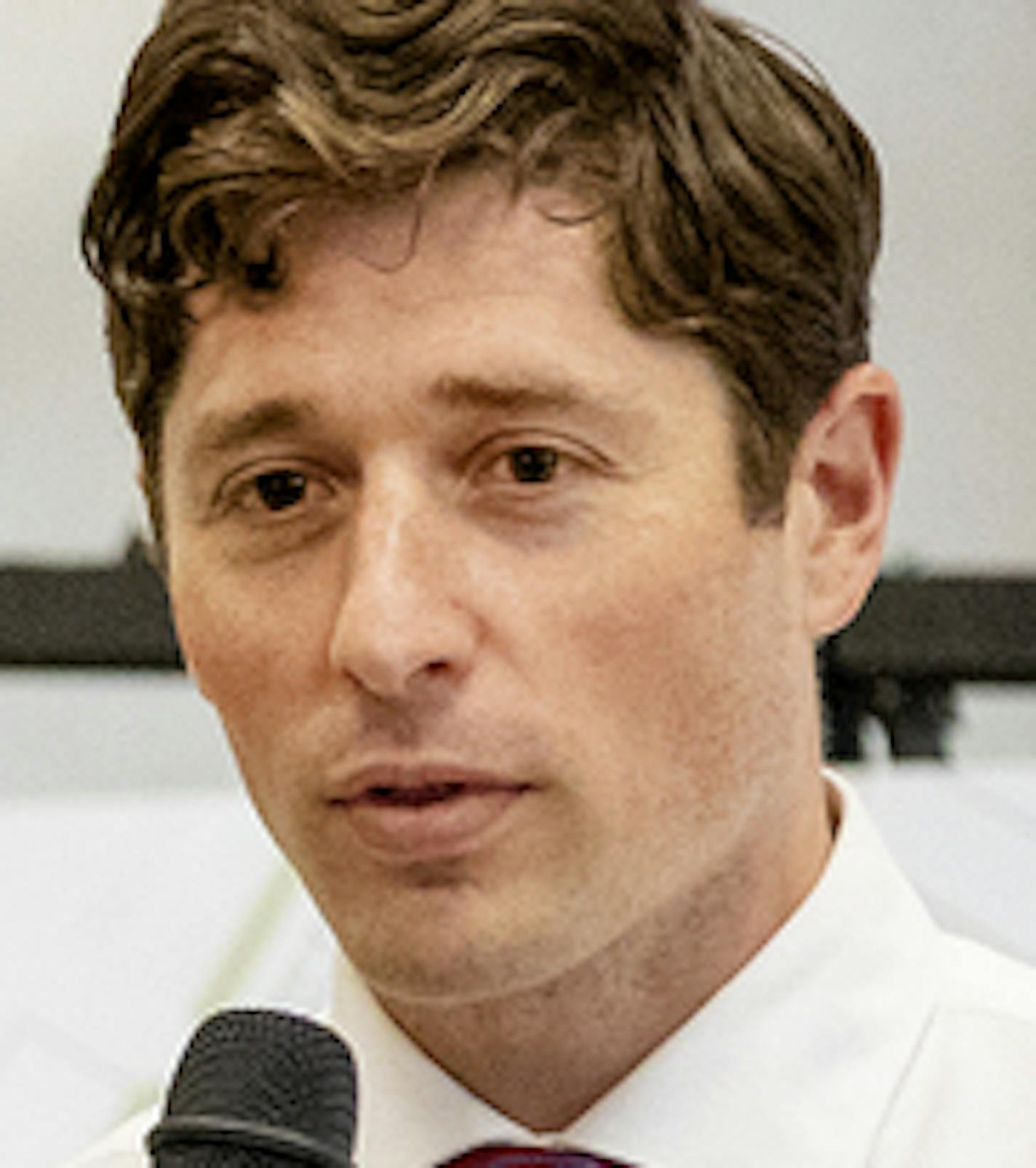 Minneapolis mayor Jacob Frey spoke to residents at The Cedars. ] CARLOS GONZALEZ &#x2022; cgonzalez@startribune.com &#x2013; May 7, 2018, Minneapolis, MN - Mayor Jacob Frey and Council Member Warsame are holding an event Monday to talk about security issues in the public housing over in Cedar Riverside.