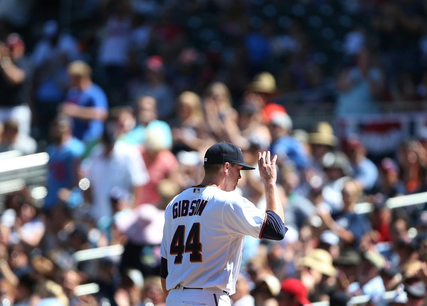 Minnesota Twins starting pitcher Kyle Gibson (44) waves to fans after he was taken out of the game during the seventh inning on Sunday, July 3, 2016, at Target Field in Minneapolis. (Jerry Holt/Minneapolis Star Tribune/TNS) ORG XMIT: 1186849 ORG XMIT: MIN1607031827550816