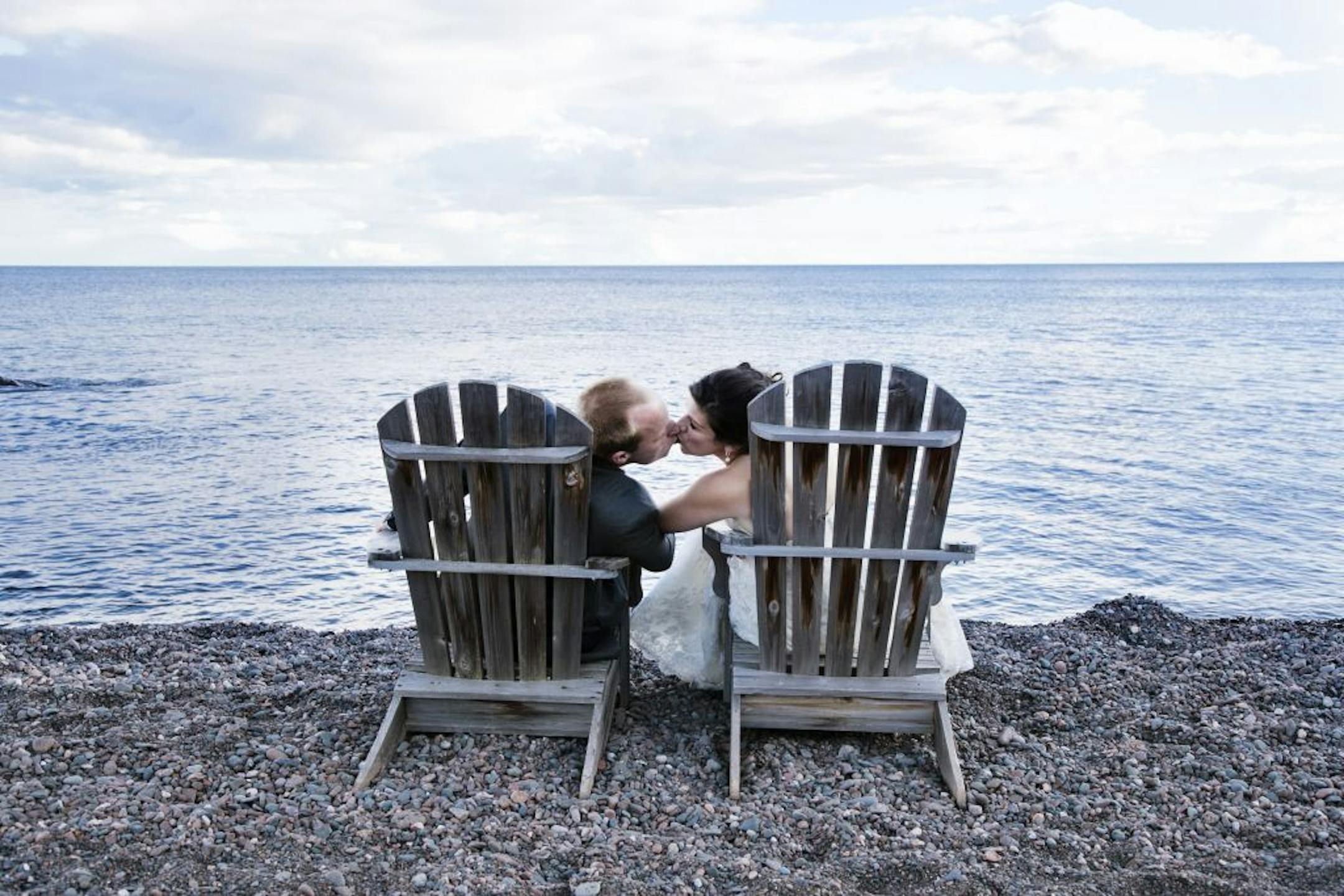 <h3>MADE IN MINNESOTA</h3> <p>There is no formula for the perfect wedding. But for local brides-to-be who want to tap into the trends this spring and summer, pretty much anything goes, including late-night snacks to satisfy your guests' post-boogie cravings, pie instead of cake, and expressions of love for our land of 10,000 lakes. This year's most popular aisle trends marry tradition with a big pop of personality. From quirky wedding themes and personalized everything to the top new color schem