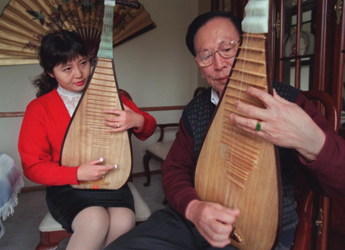 Gao Hong with her mentor Lin Shicheng in 1996.