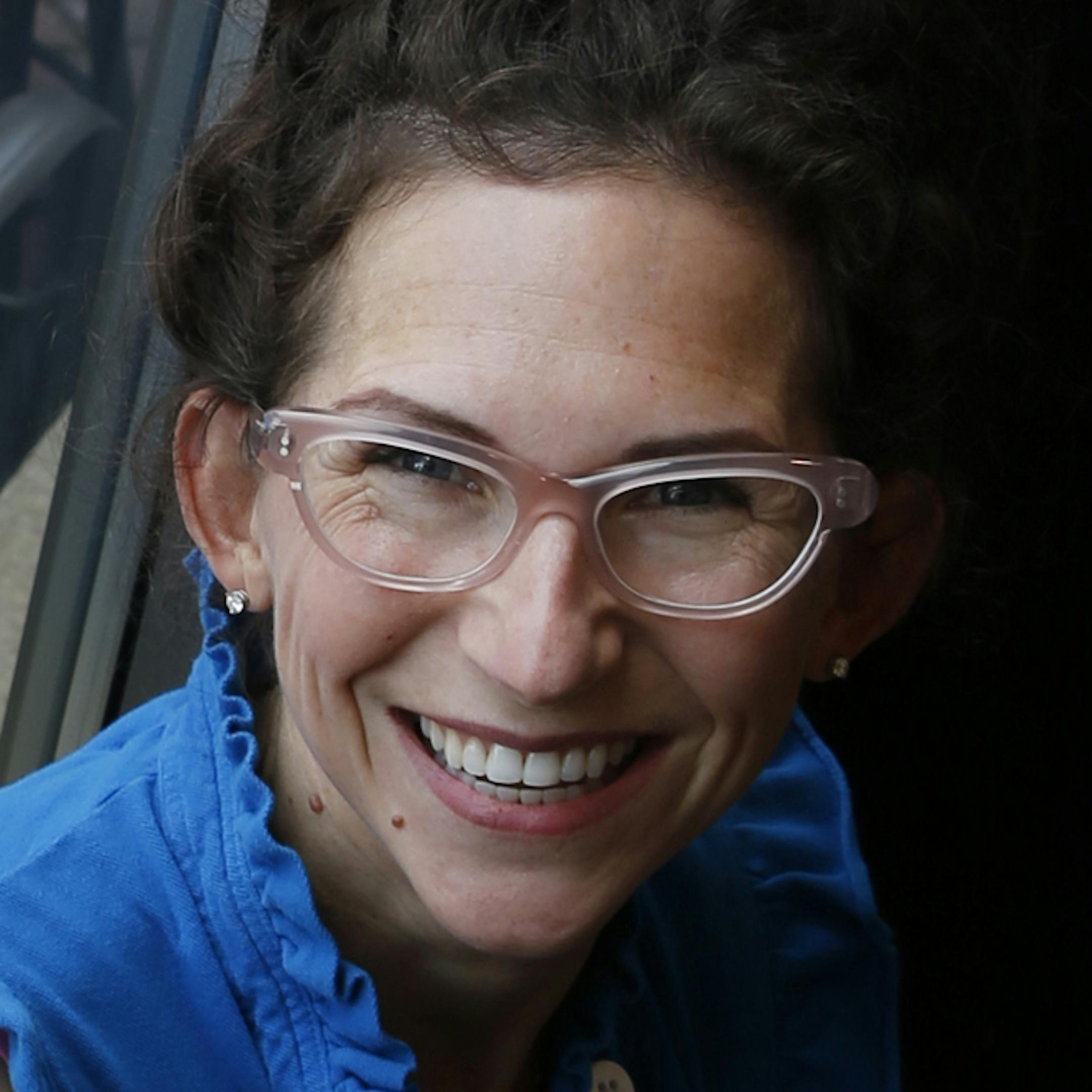 At the Edina Grill, owner Stephanie Shimp carefully monitors what folks are saying about them on social media sites such as Yelp! and Twitter.] tsong-taataarii@startribune.com