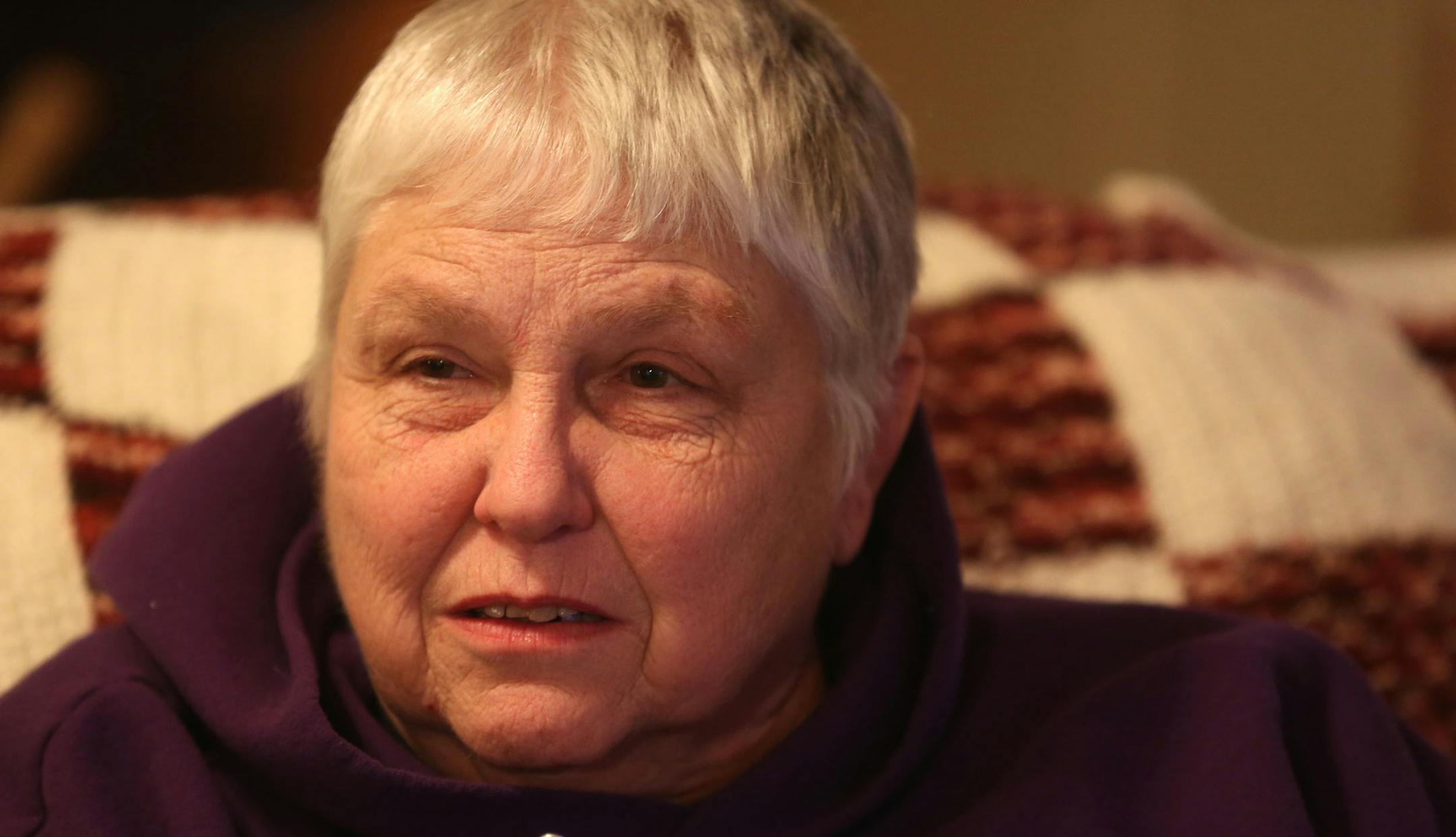 Michelle Van Auken at her home in Little Canada Friday, January 10, 2014. Aucken is a patient whose MNsure health plan cards haven't arrived in the mail, but who is proceeding with health care anyway. ] (KYNDELL HARKNESS/STAR TRIBUNE) kyndell.harkness@startribune.com
