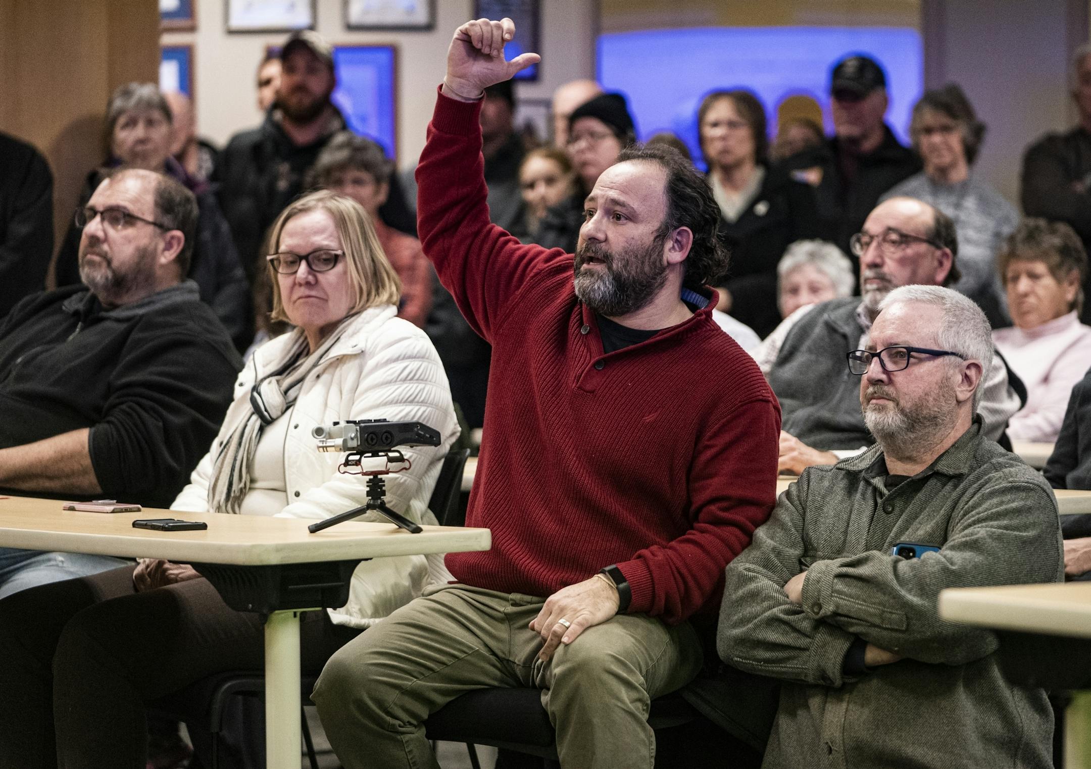"We just became Mississippi," says Ara Gallo who was against the motion to refuse refugee resettlement.