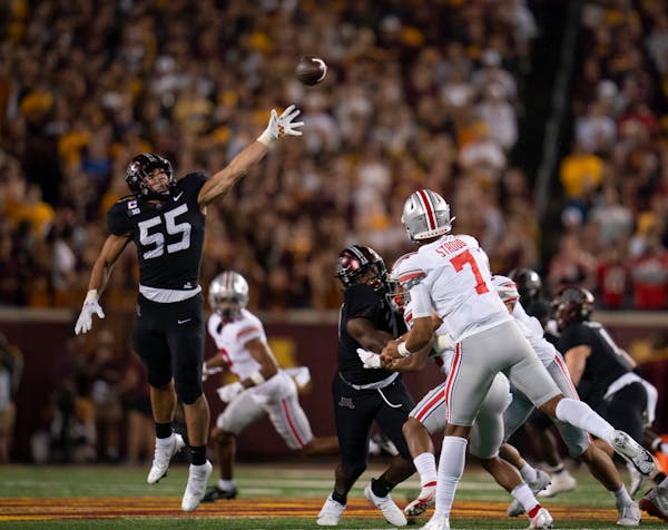 Ohio State holds lead over Gophers late in 4th quarter