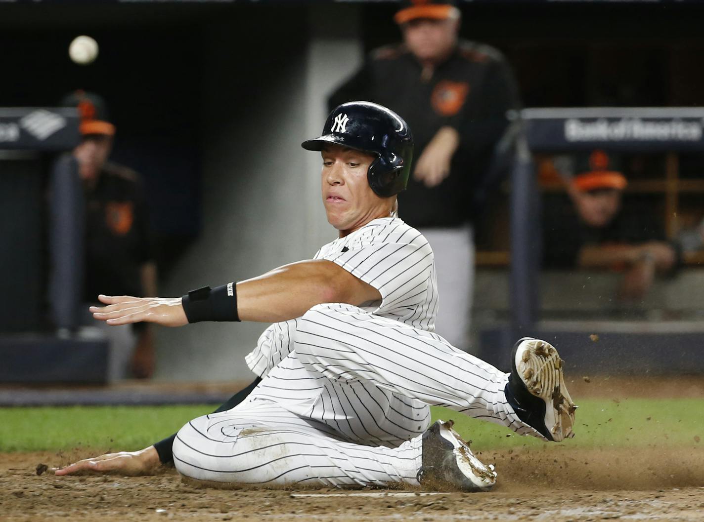 New York Yankees' Aaron Judge scores during the seventh inning of the Yankees' baseball game against the Baltimore Orioles in New York, Friday, Aug. 26, 2016. (AP Photo/Kathy Willens) ORG XMIT: NYY116