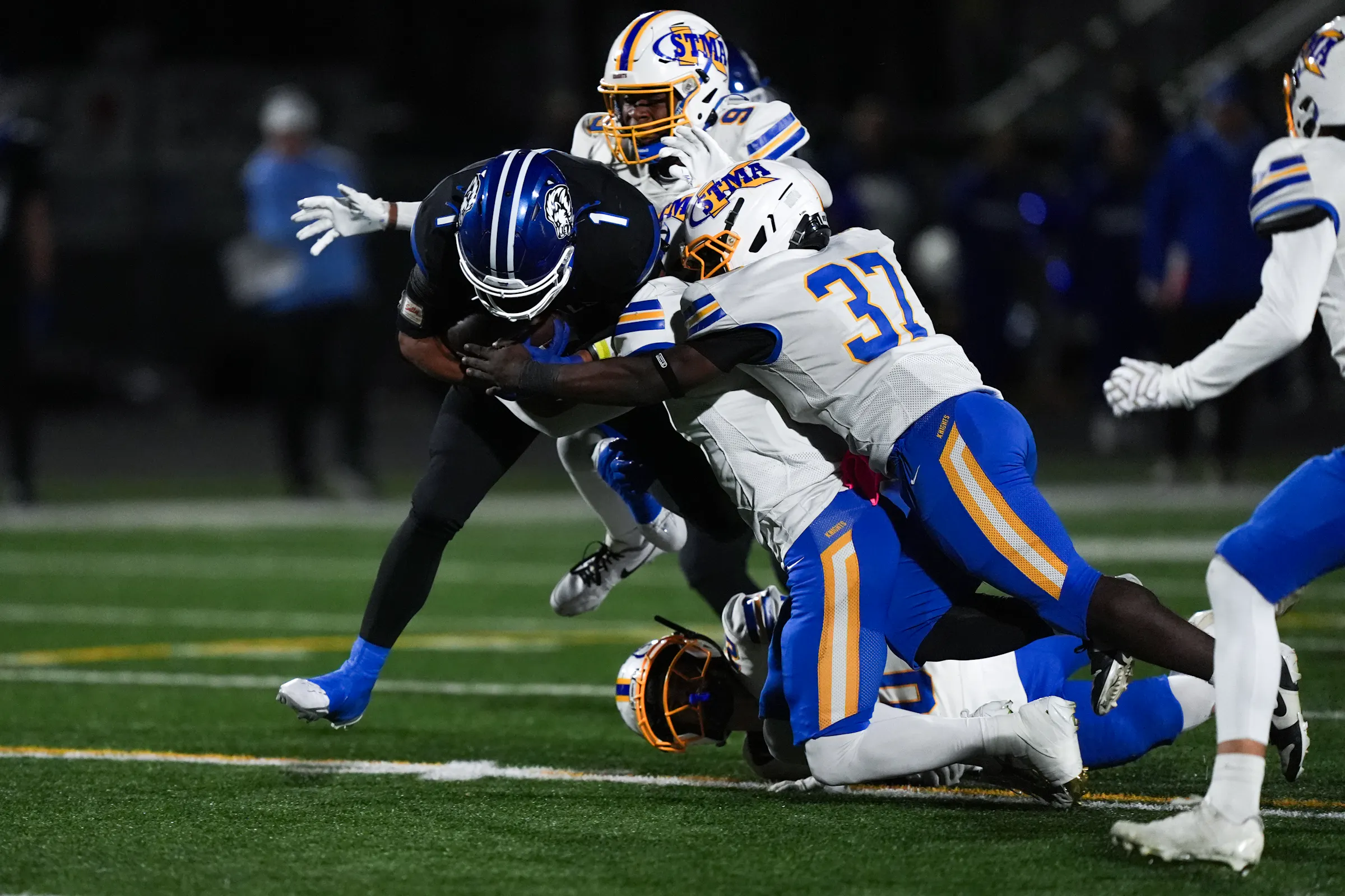 MN Class 6A high school football first round playoff scores
