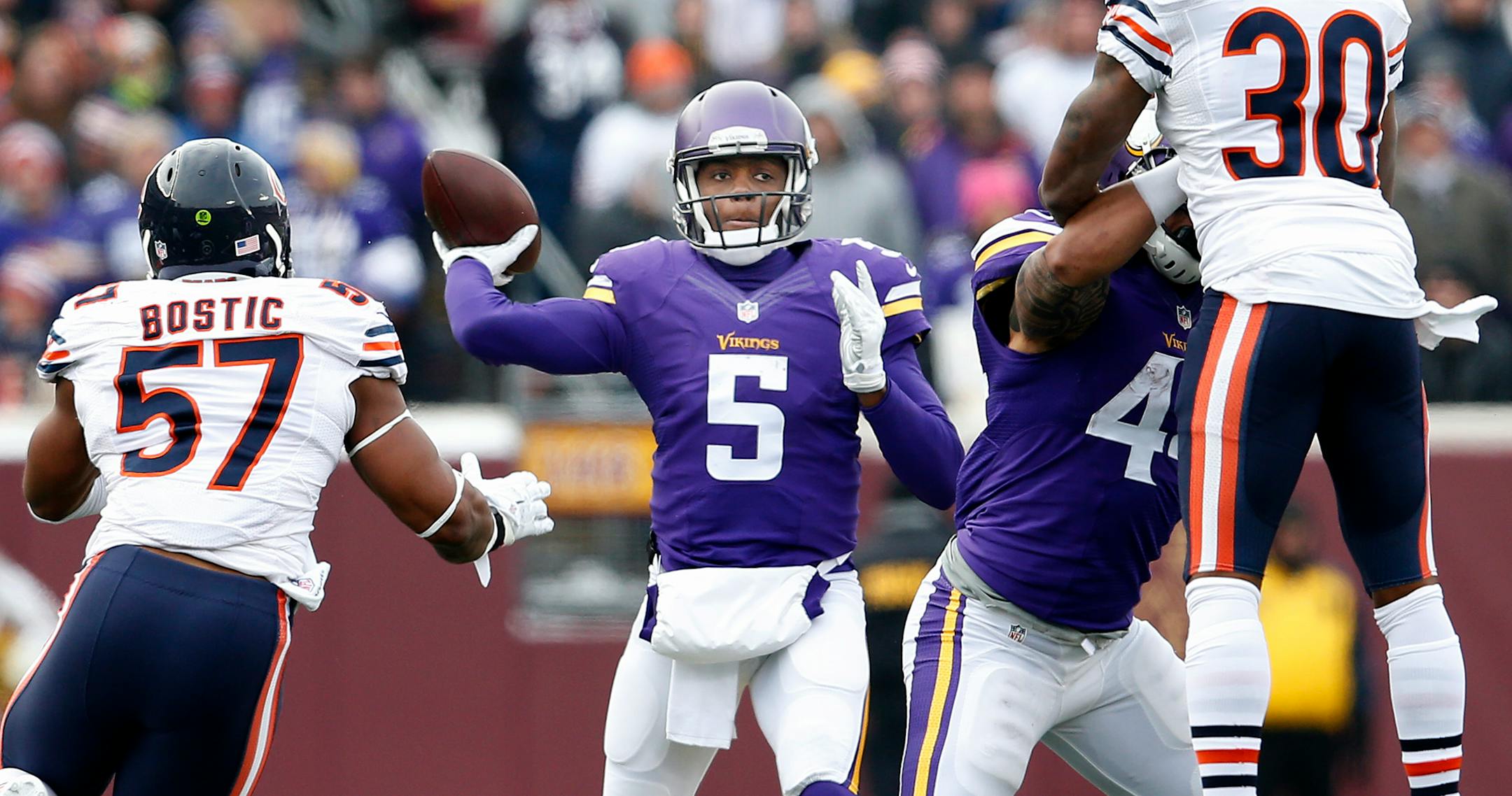 Minnesota Vikings quarterback Teddy Bridgewater (5) attempted a pass in the first quarter. ] CARLOS GONZALEZ cgonzalez@startribune.com - December 28, 2014, Minneapolis, Minn., TCF Bank Stadium, NFL, Minnesota Vikings vs. Chicago Bears