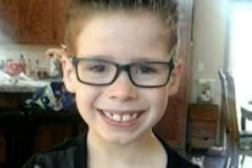 Tthe family of Alan Geisenkoetter Jr., the 8-year-old boy struck last week by an allegedly drunken snowmobiler, said that he has died.