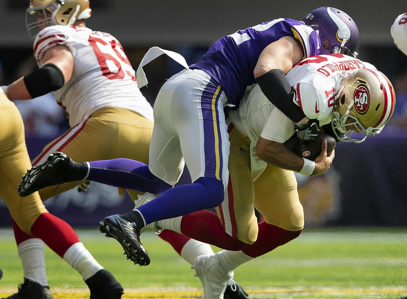 Harrison Smith (22) sacked Jimmy Garoppolo (10) in the fourth quarter. ] CARLOS GONZALEZ &#xef; cgonzalez@startribune.com &#xf1; September 9, 2018, Minneapolis, MN, US Bank Stadium, NFL, Minnesota Vikings vs San Francisco 49ers