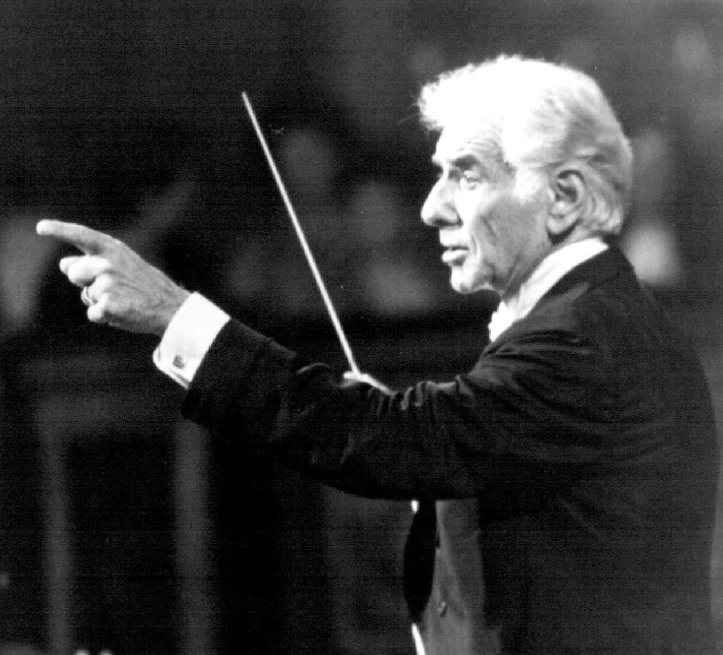 BERNSTEIN ON BRAHMS - Leonard Bernstein conducts the Vienna Philharmonic in Brahms' Second Symphony Friday, April 17, 9:00 p.m. (ET) on GREAT PERFORMANCES. (Check local listings.) Presented on public television by WNET/New York, BERNSTEIN ON BRAHMS: SYMPHONY NO. 2 continues Bernstein's ongoing cycle of Brahms' orchestral works, which began on GREAT PERFORMANCES last year. The one-hour special was filmed in the historic "Golden Hall" of Vienna's Musikverein. ORG XMIT: MIN2017012320043515