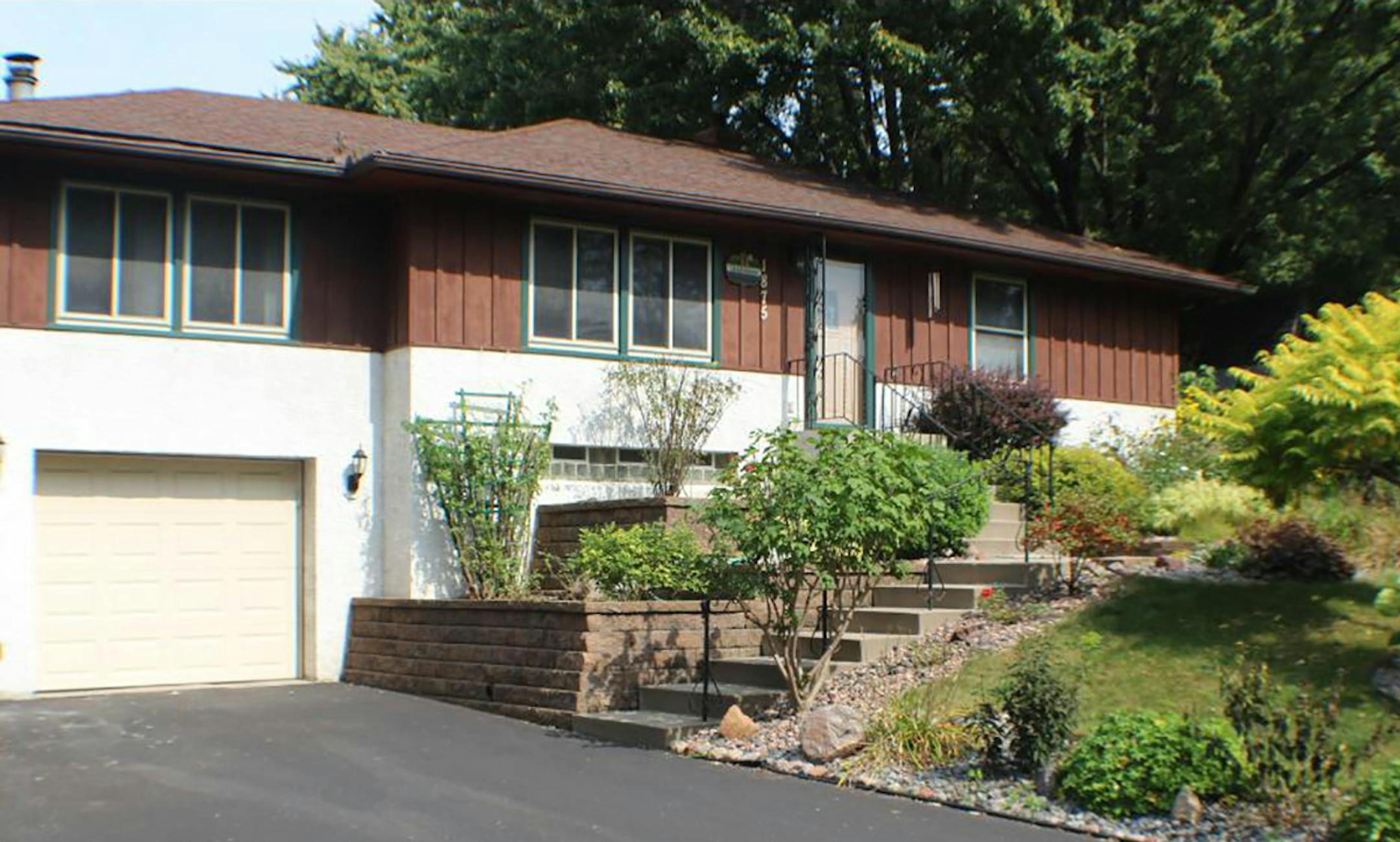 Inver Grove Heights
Built in 1958, this three-bedroom, two-bath house has 2,293 square feet and features three bedrooms on one level, a fireplace, remodeled bathrooms, full finished basement, fenced yard and a one-car tuckunder garage. Listed by Curtis Carlson, Re/Max Advantage Plus, 612-801-4130.