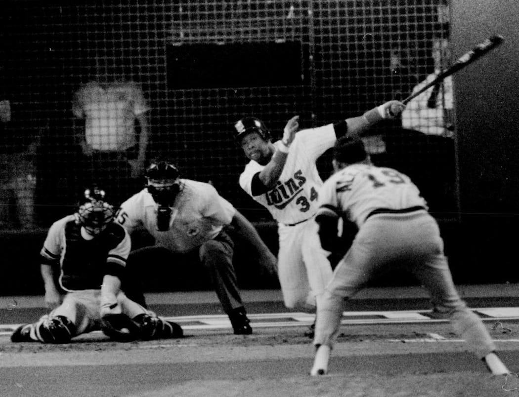 Kirby Puckett at the plate in 1987