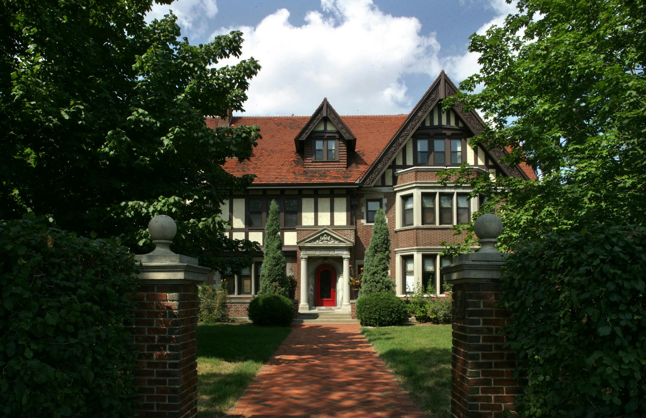 This house was designed by architect Clarence Johnston at the same time he was working on Duluth's Glensheen mansion. Both houses are in the Jacobean Revival style.
