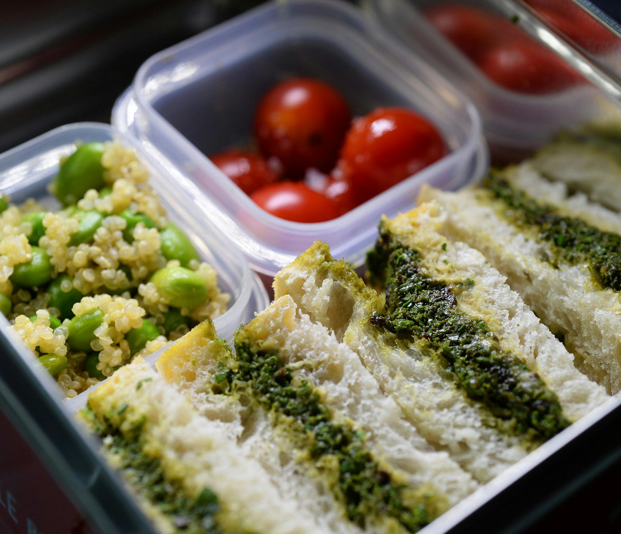 Kale Smash and Hummus Sandwiches with marinated tomatoes and Keen Green Salad. (Diedra Laird/Charlotte Observer/TNS) ORG XMIT: 1189009