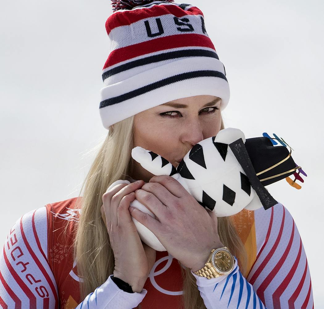 Lindsey Vonn kissed Soohorang, the official mascot of the 2018 Winter Olympics during the Venue Ceremony.