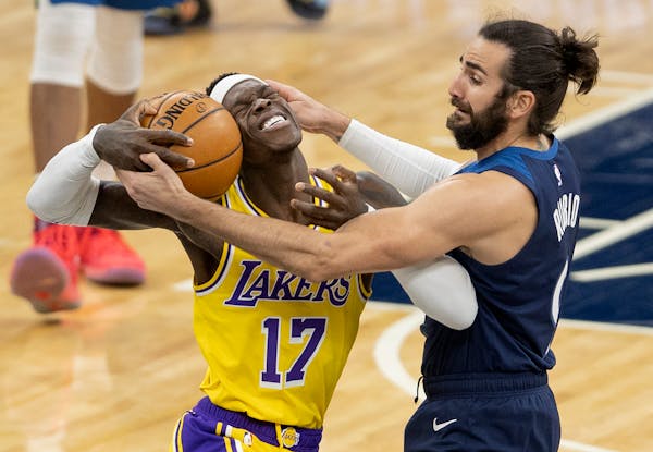 Career-best game by Edwards isn't enough for Wolves against Lakers, LeBron