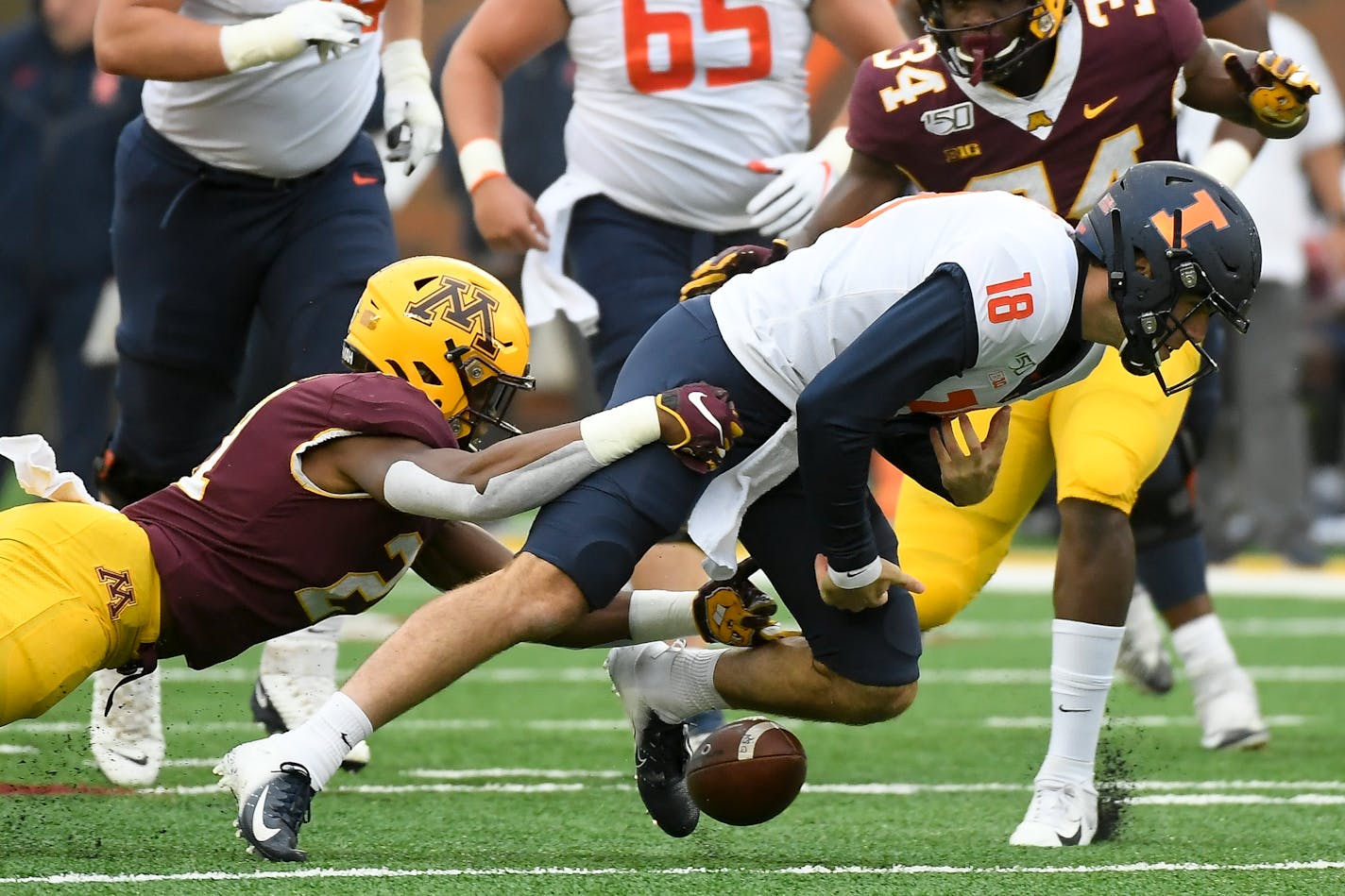 Gophers senior linebacker Kamal Martin has shown NFL potential even without playing in two games this year because of suspension and injury.