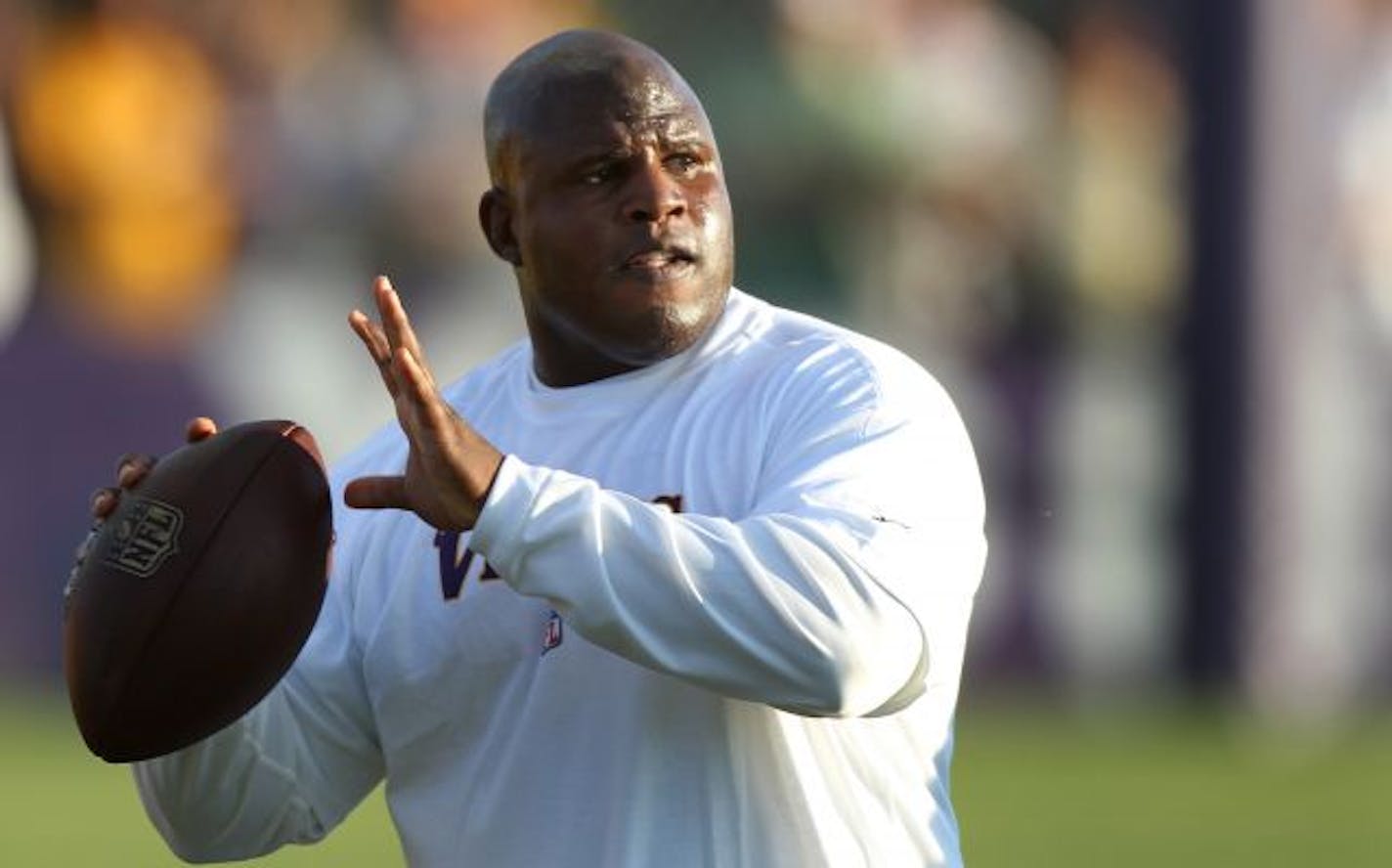 Vikings assistant head coach offense/running backs coach Eric Bieniemy