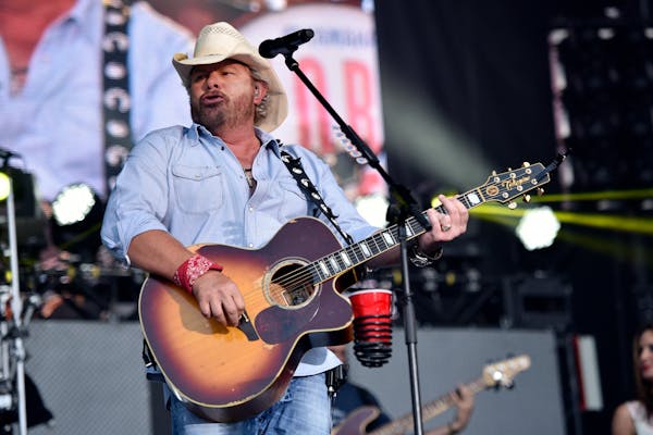 Toby Keith performing in 2017, the year he last packed the Minnesota State Fair grandstand.