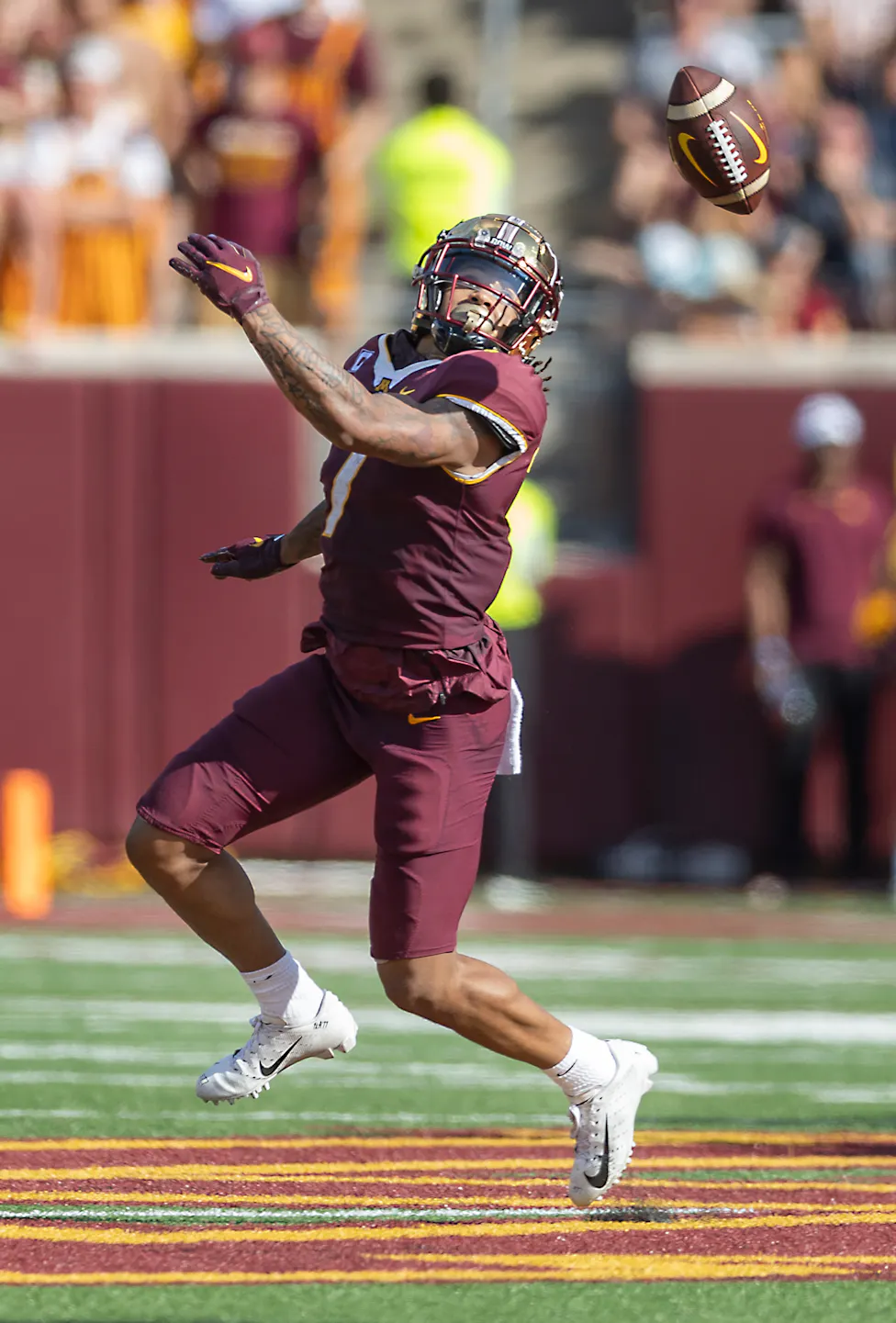Autman Gophers steamroll Colorado 49-7 but lose receiver Chris Autman-Bell to ...