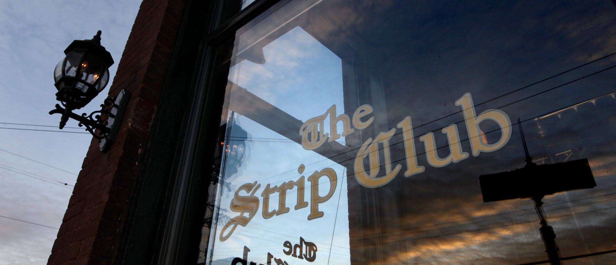 TOM WALLACE • twallace@startribune.com Assignment #20014379A Slug: hotspotvitamn11xx Date: October, 22 _ Strip Club Meat & Fish 378 Maria Ave St Paul, MN 55106-5137 (651) 793-6247_ IN THIS PHOTO ] Strip Club Meat & Fish 378 Maria Ave St Paul, MN.The front window.