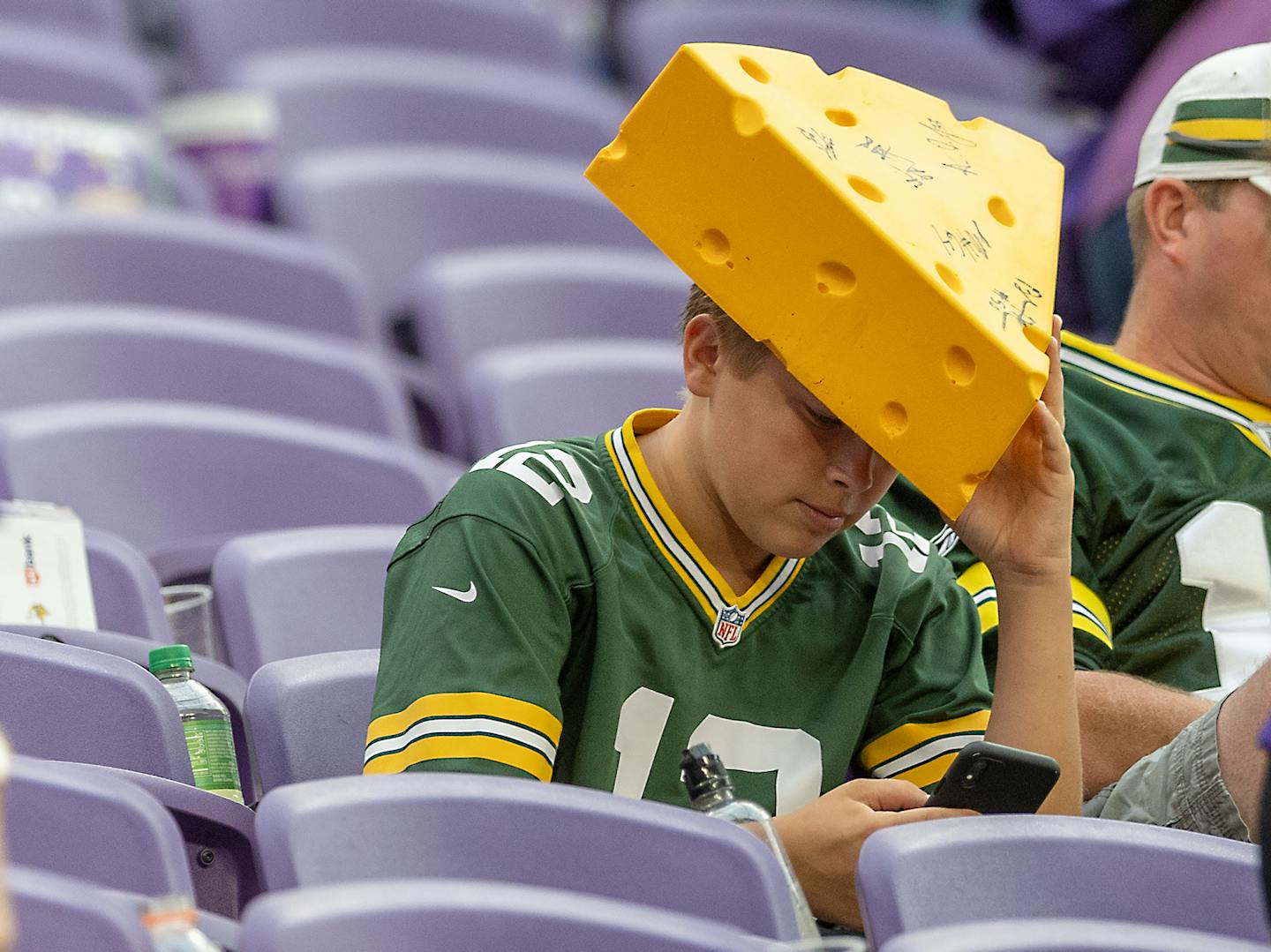 Vikings dominate Packers in every way possible, start season with 23-7 win