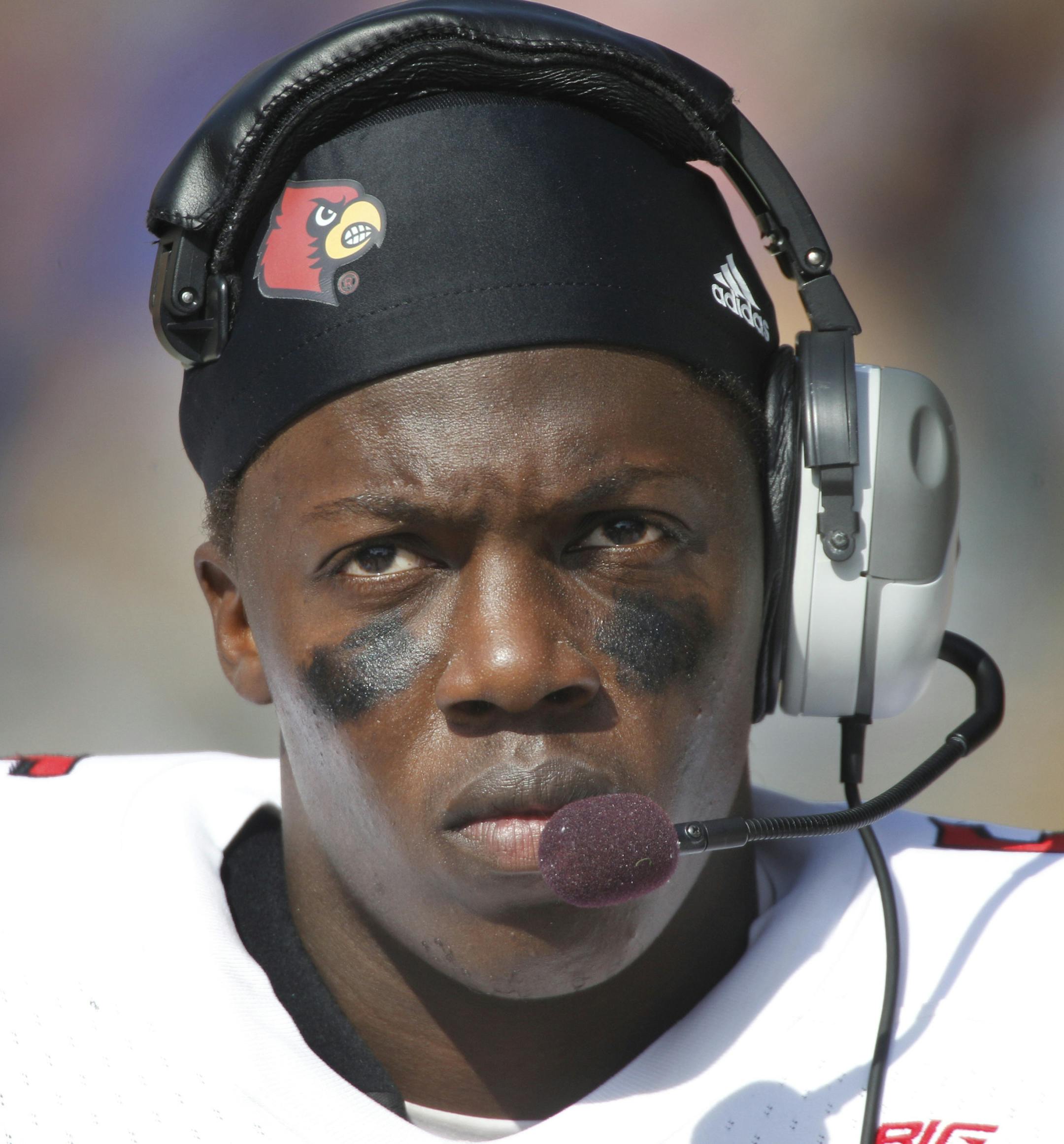 Louisville quarterback Teddy Bridgewater (5) on the bench in the NCAA college football game between Louisville and Pittsburgh on Saturday, Oct. 13, 2012 in Pittsburgh. (AP Photo/Keith Srakocic) ORG XMIT: NYOTK