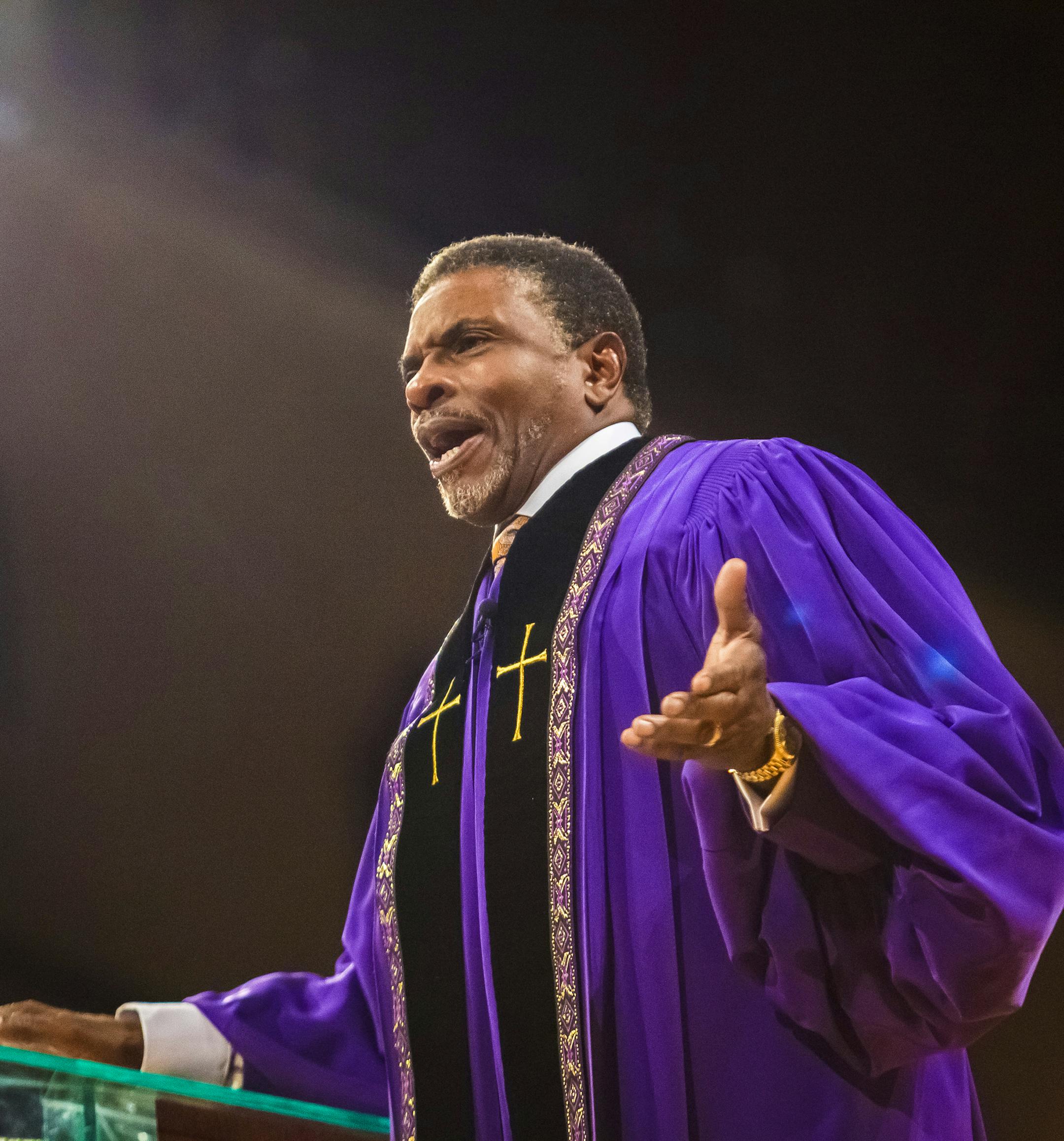 New original drama series from award-winning writer/producer Craig Wright ("Six Feet Under," "Lost") that takes viewers into the unscrupulous world of the Greenleaf family and their sprawling Memphis megachurch, where scandalous secrets and lies are as numerous as the faithful. ORG XMIT: DCL Photo Shoot