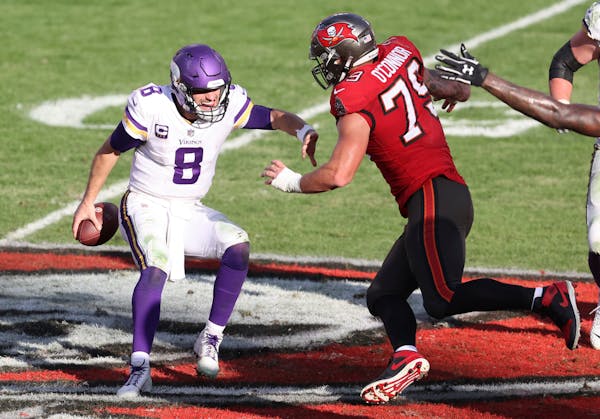 Vikings playoff hopes kicked in the teeth by 26-14 loss to Tampa Bay