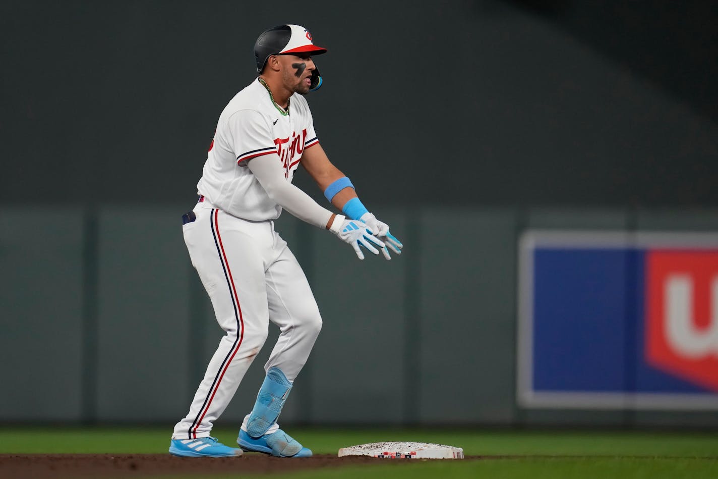 By doing 'The Griddy' Royce Lewis celebratds his RBI double against the Mets on Friday