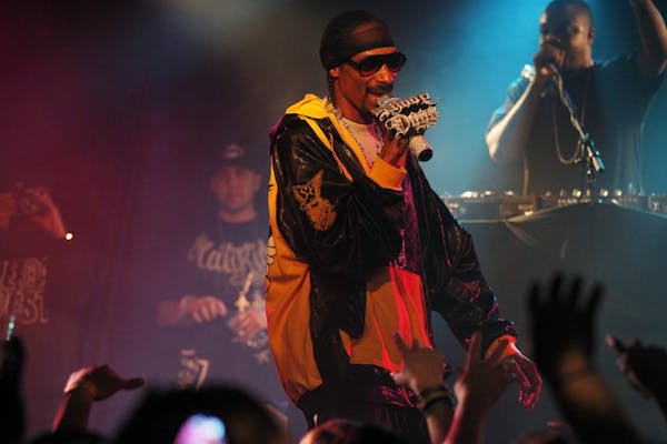 Snoop Dogg performing at the Cabooze