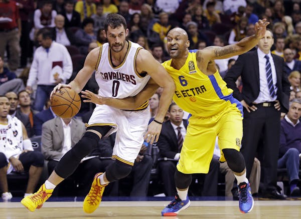 Cleveland Cavaliers' Kevin Love (0)