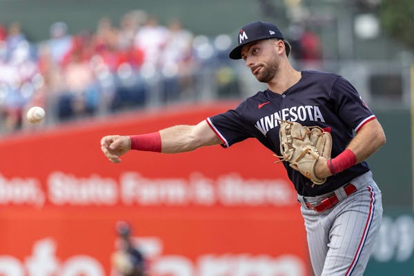 Lewis' impending return to roster gives Twins more options
