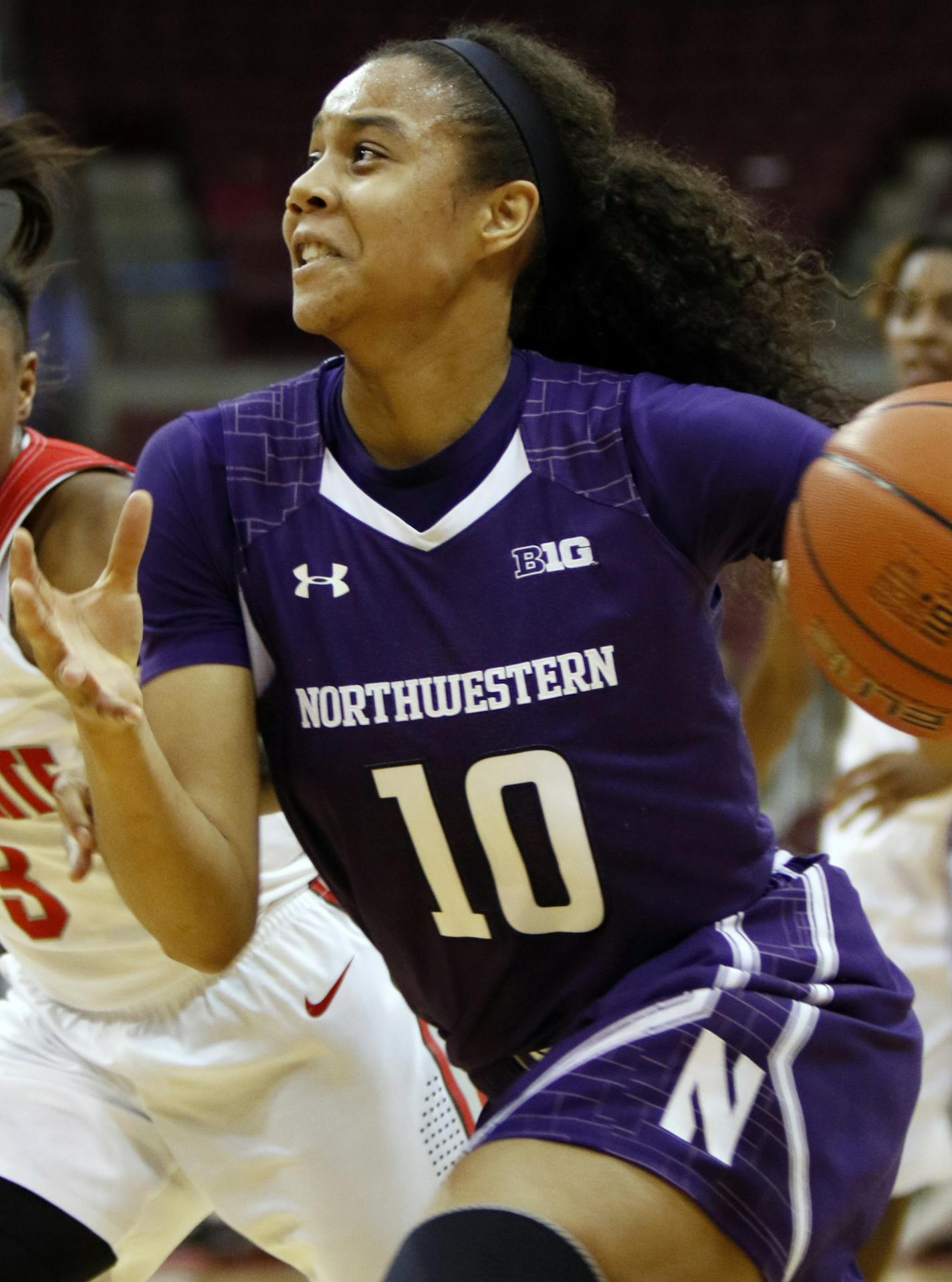 Northwestern's Nia Coffey, right, works against Ohio State's Kelsey Mitchell during an NCAA college basketball game in Columbus, Ohio, Thursday, Jan. 28, 2016. Ohio State won 76-73. (AP Photo/Paul Vernon) ORG XMIT: ohpvotk20