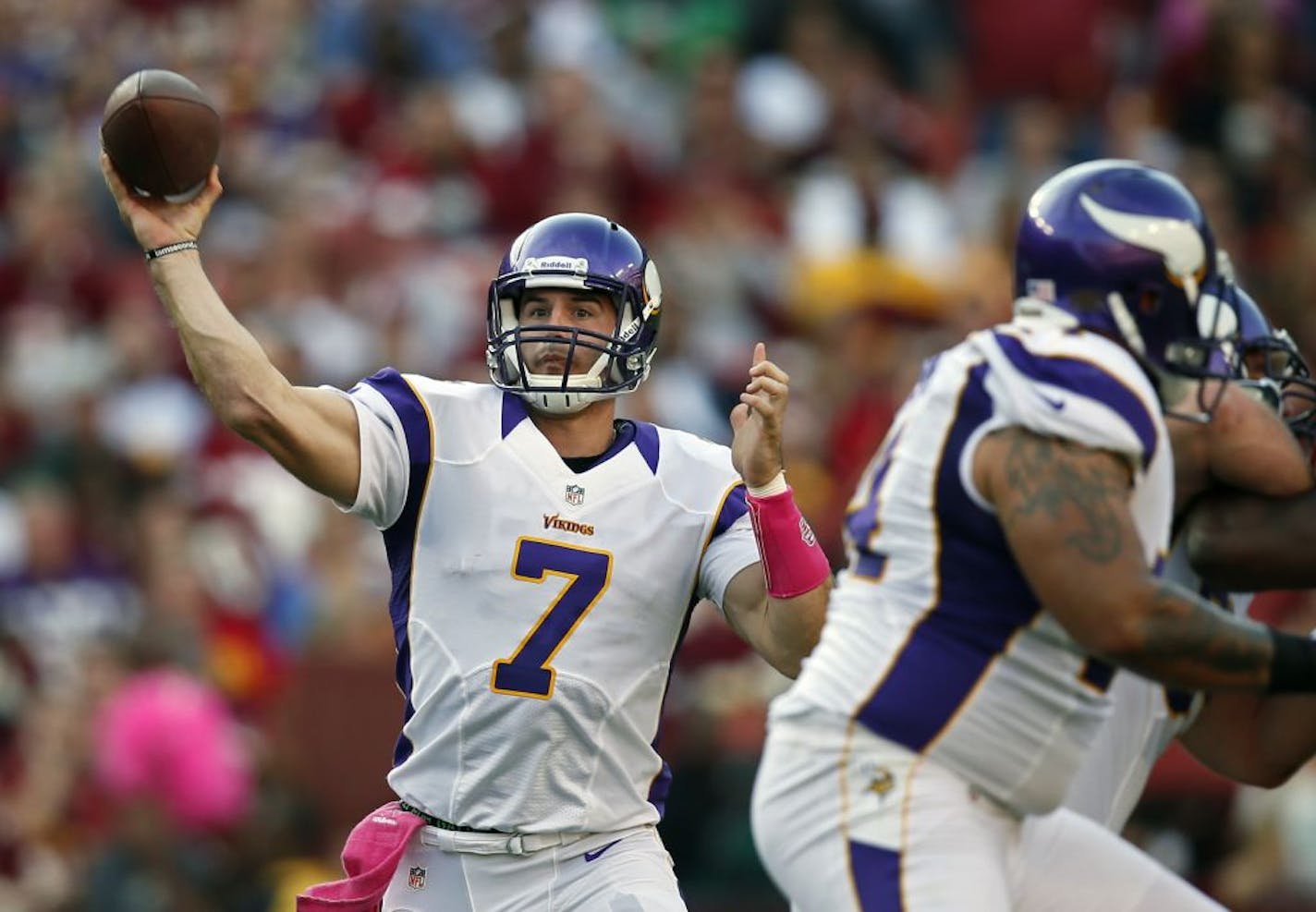 Vikings quarterback Christian Pondered struggled in the first quarter, not being able to get his team to score a touchdown. They settled for three fieldgoals in the first half.