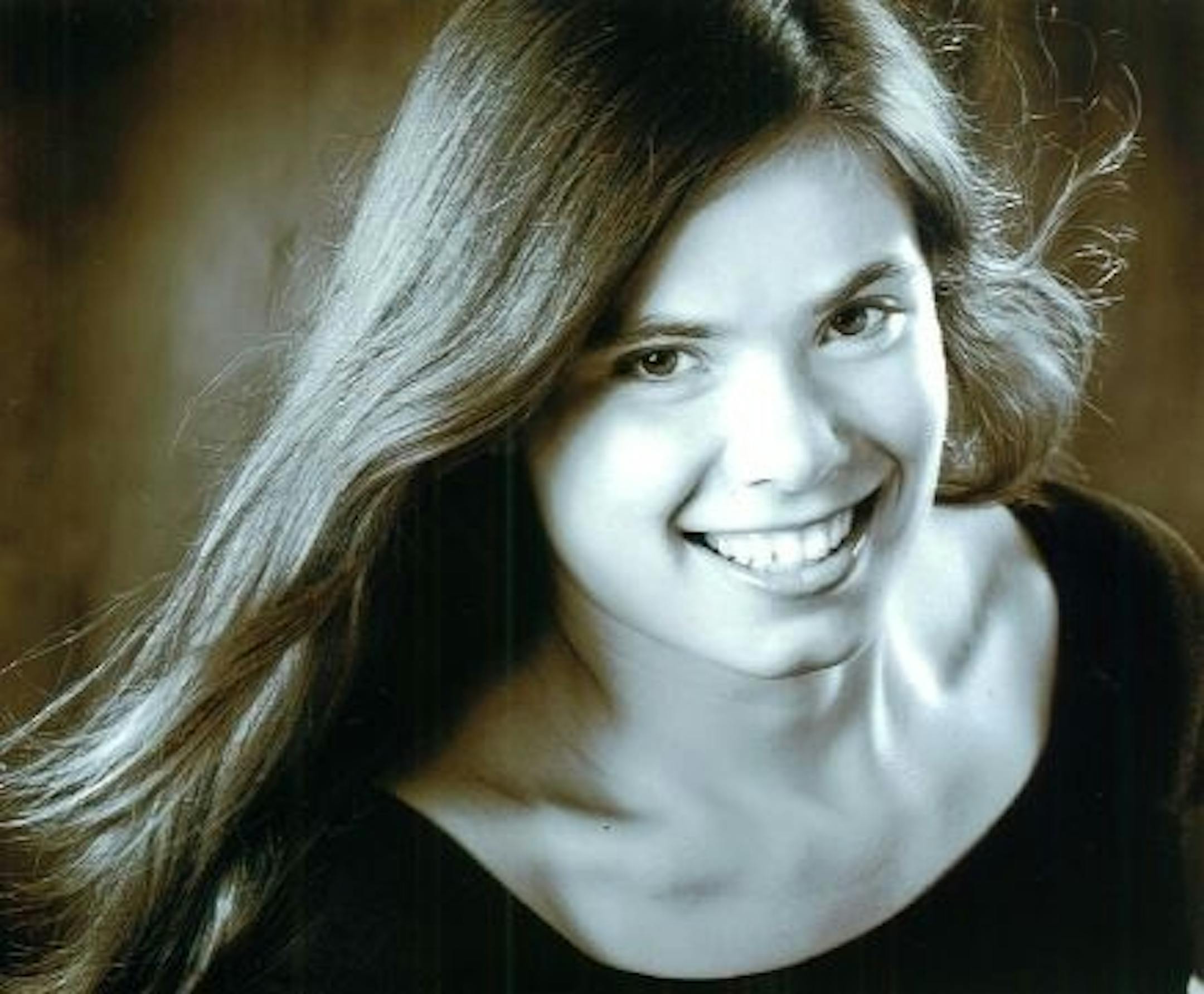 Laura Moore, Mahtomedi