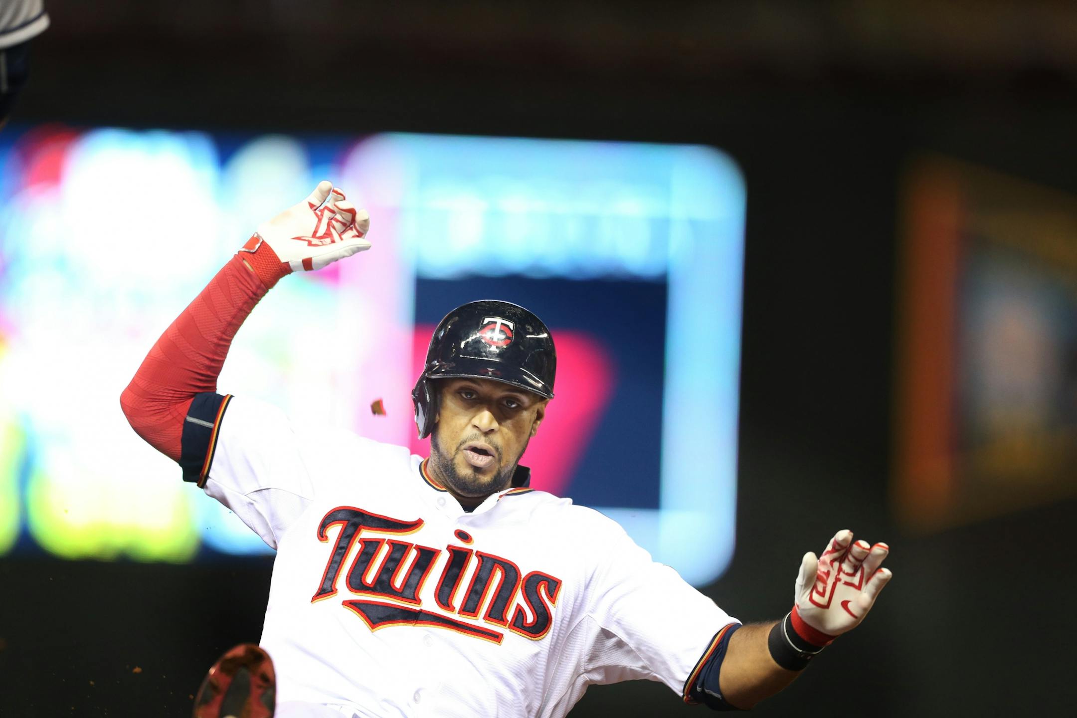 Minnesota Twins center fielder Aaron Hicks (32) was safe on a triple in the third inning at Target Field Tuesday September 22, 2015 in Minneapolis, MN.