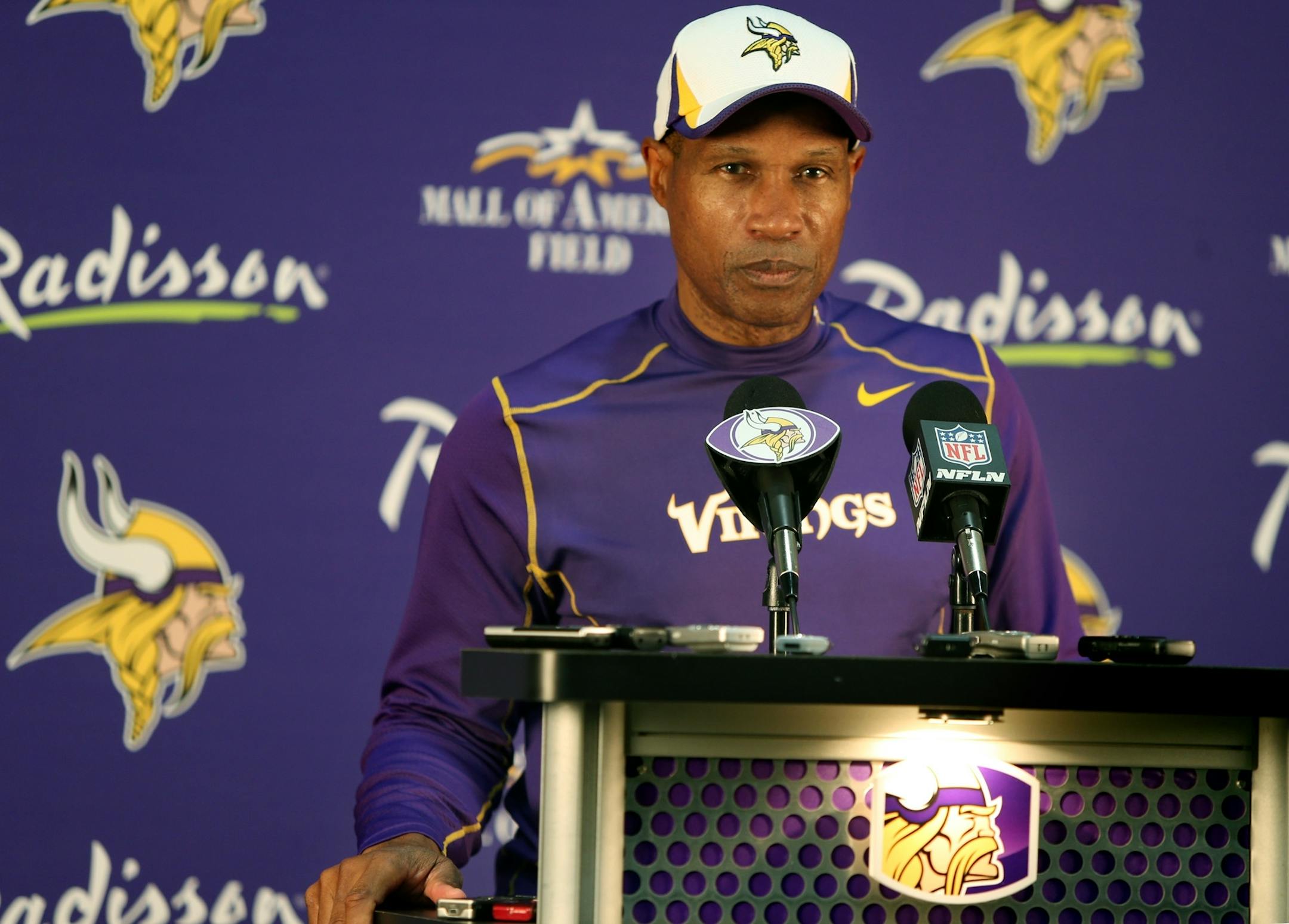 Minnesota Vikings head coach Leslie Frazier